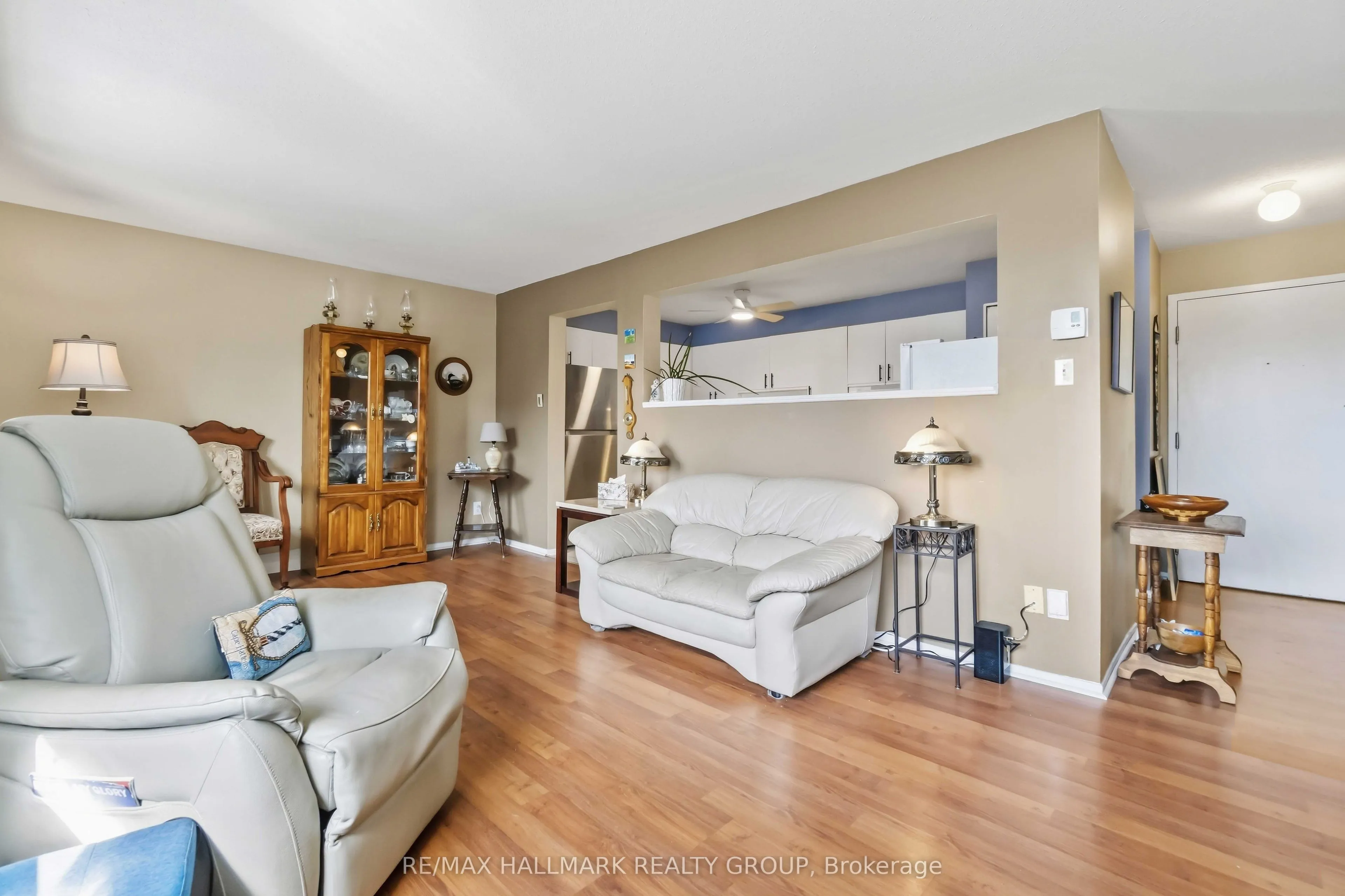 218 Viewmount Drive #400