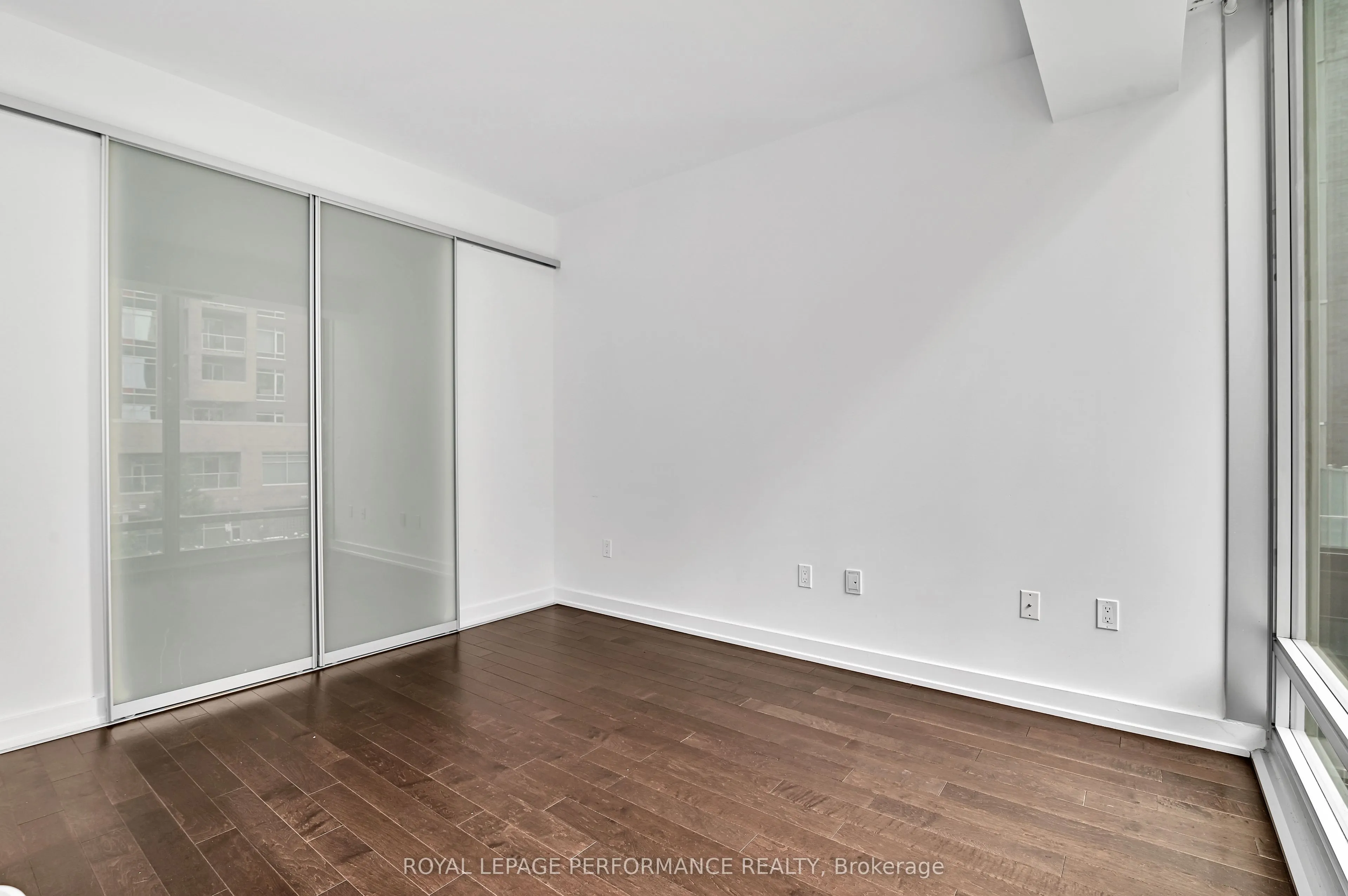111 Champagne Avenue S #202