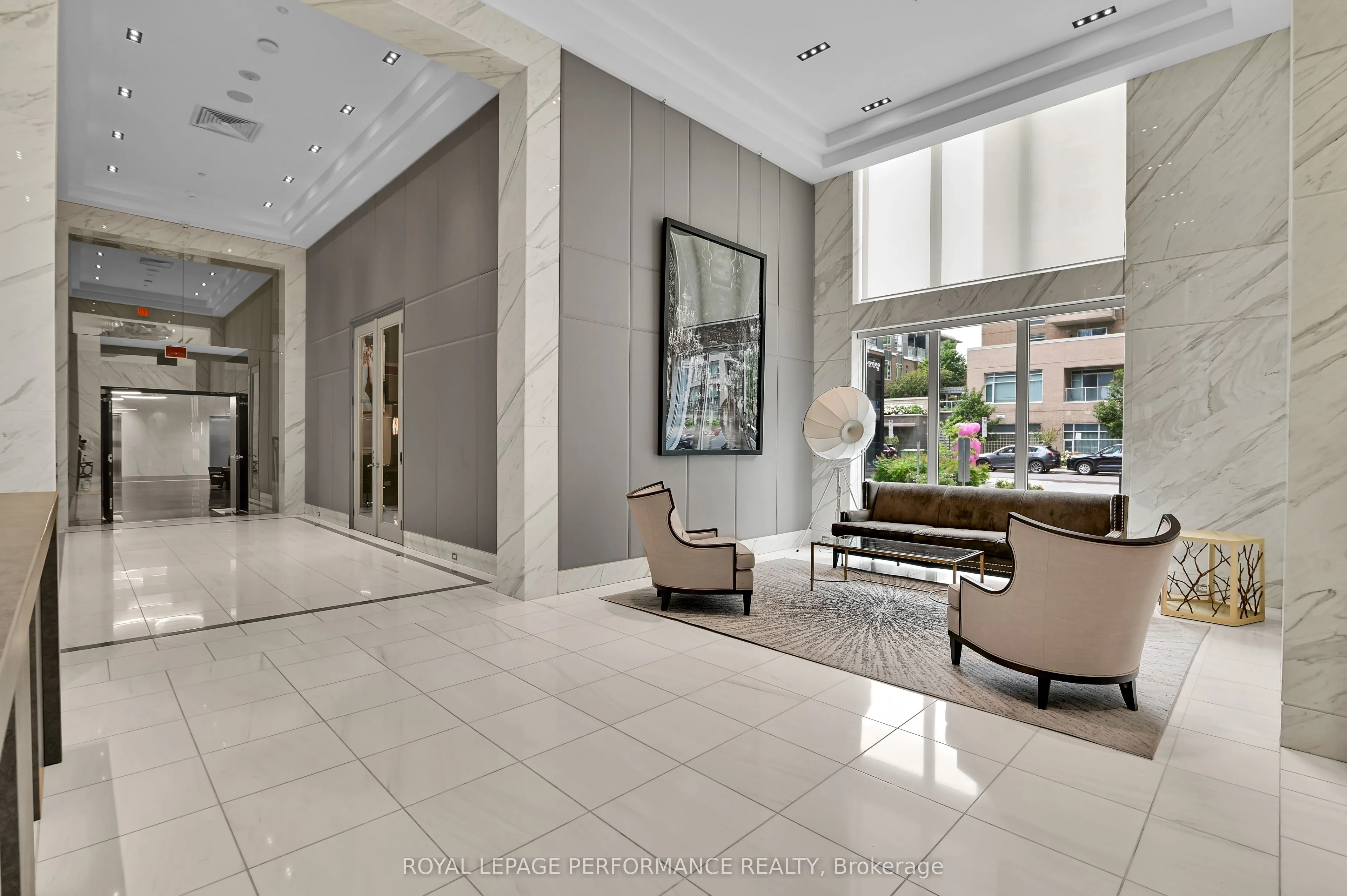 111 Champagne Avenue S #202