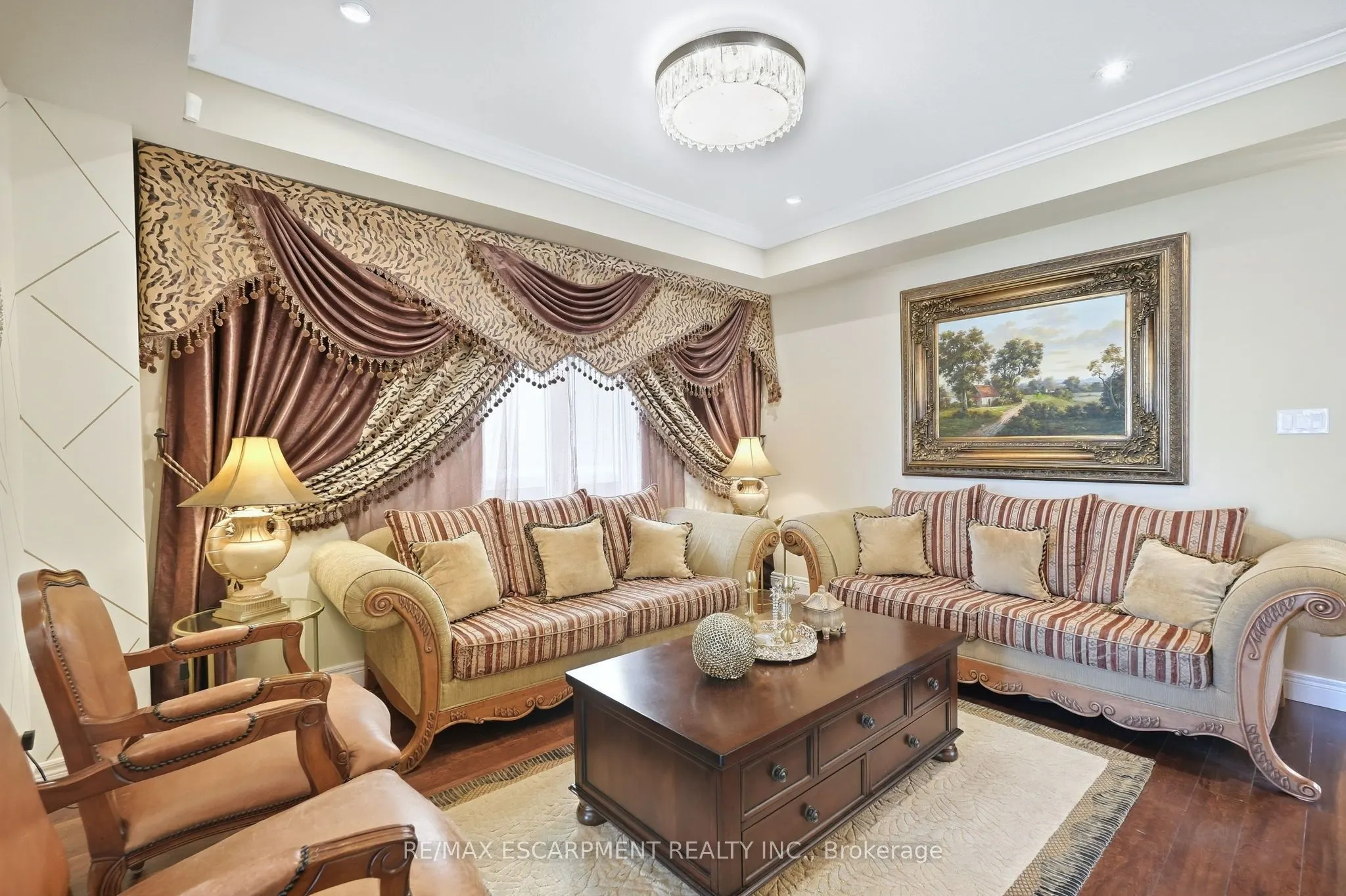 88 Eringate Court