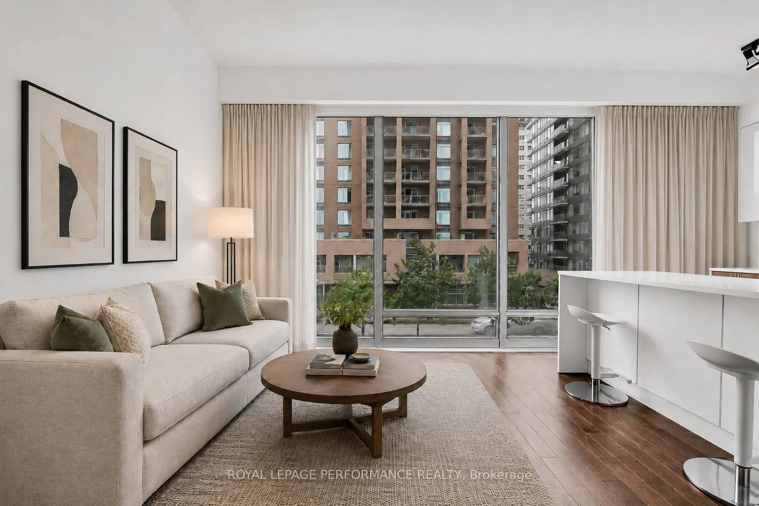 111 Champagne Avenue S #202