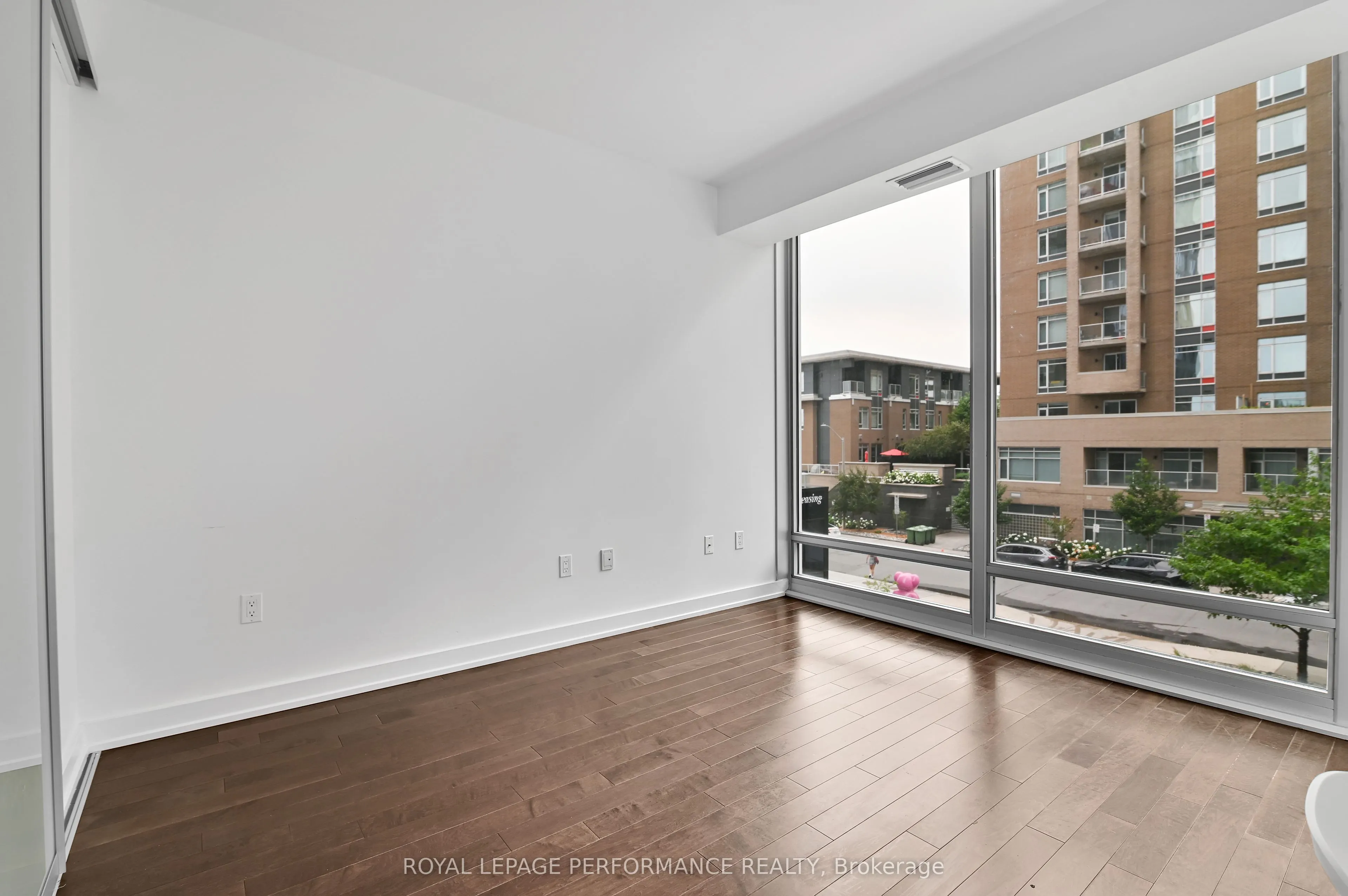 111 Champagne Avenue S #202