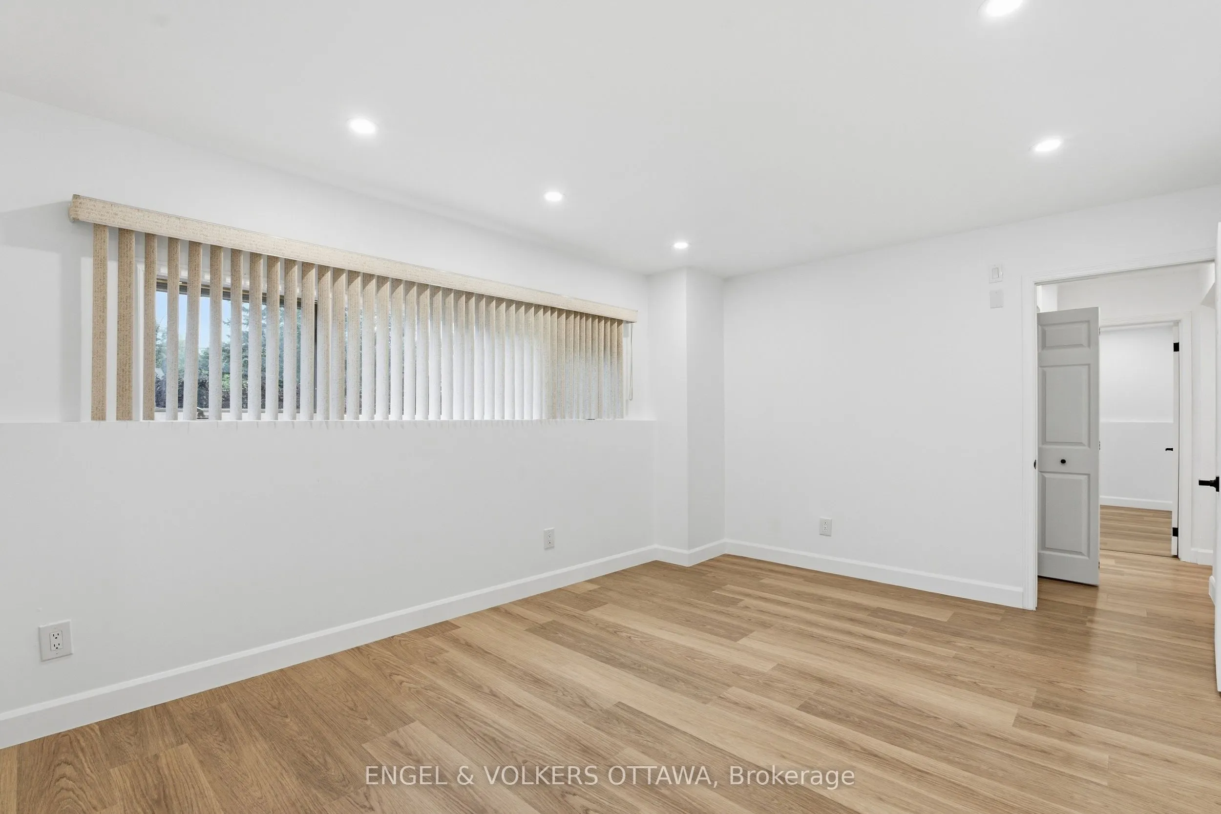 5293 Mclean Crescent