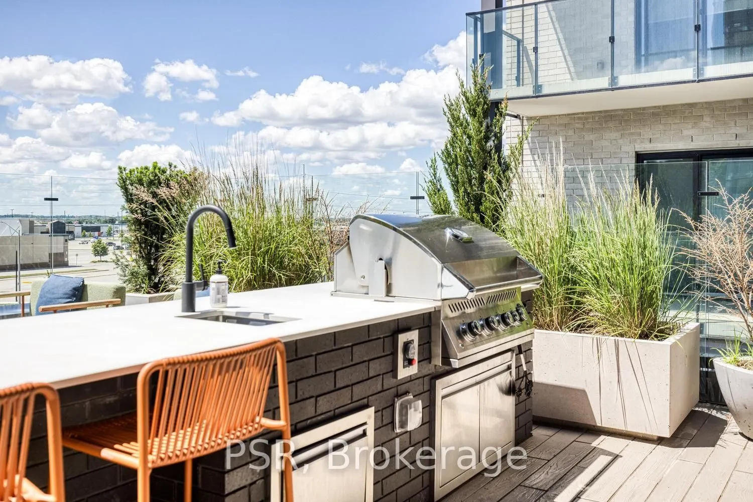 150 Hollywood Court #617