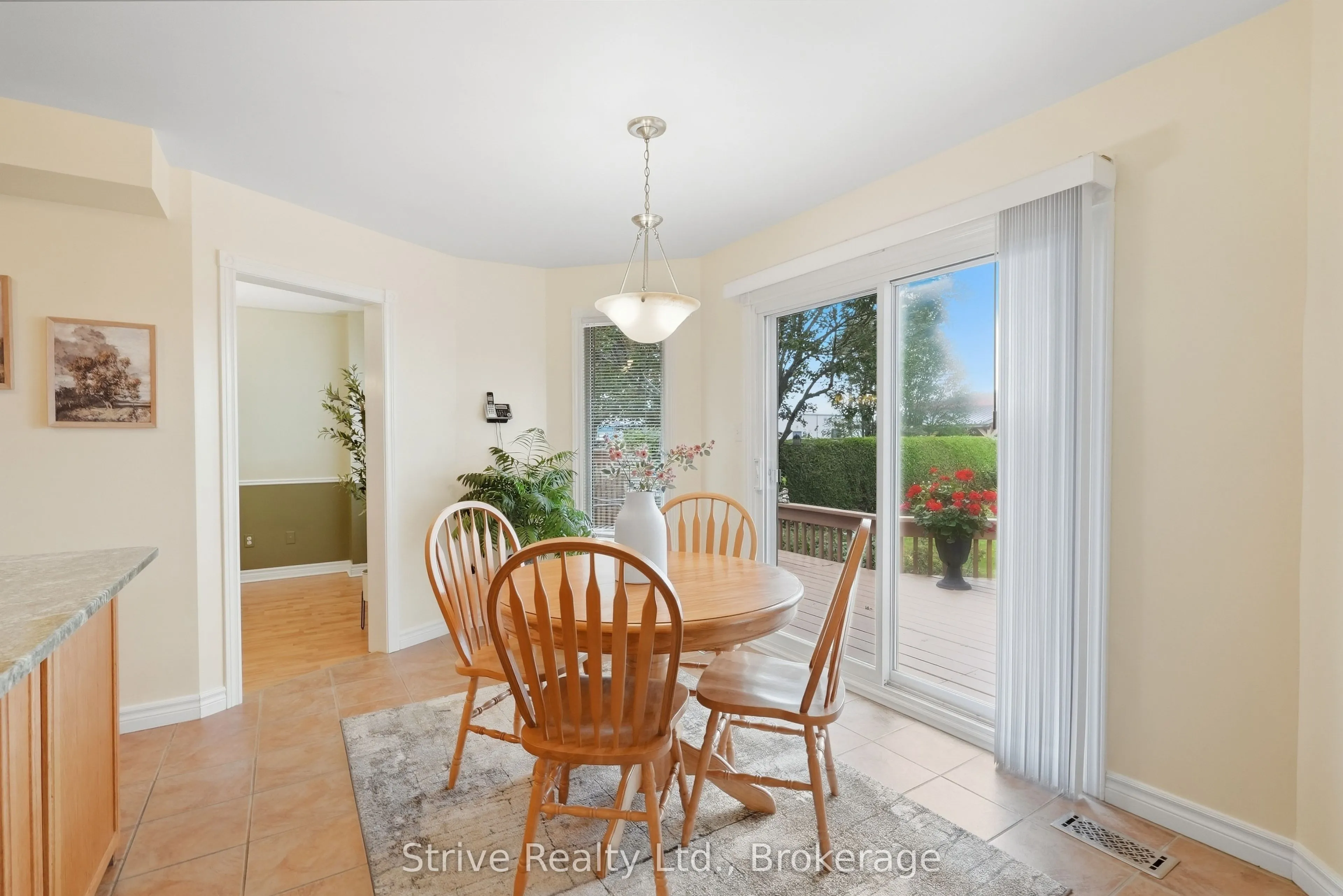 132 East House Crescent