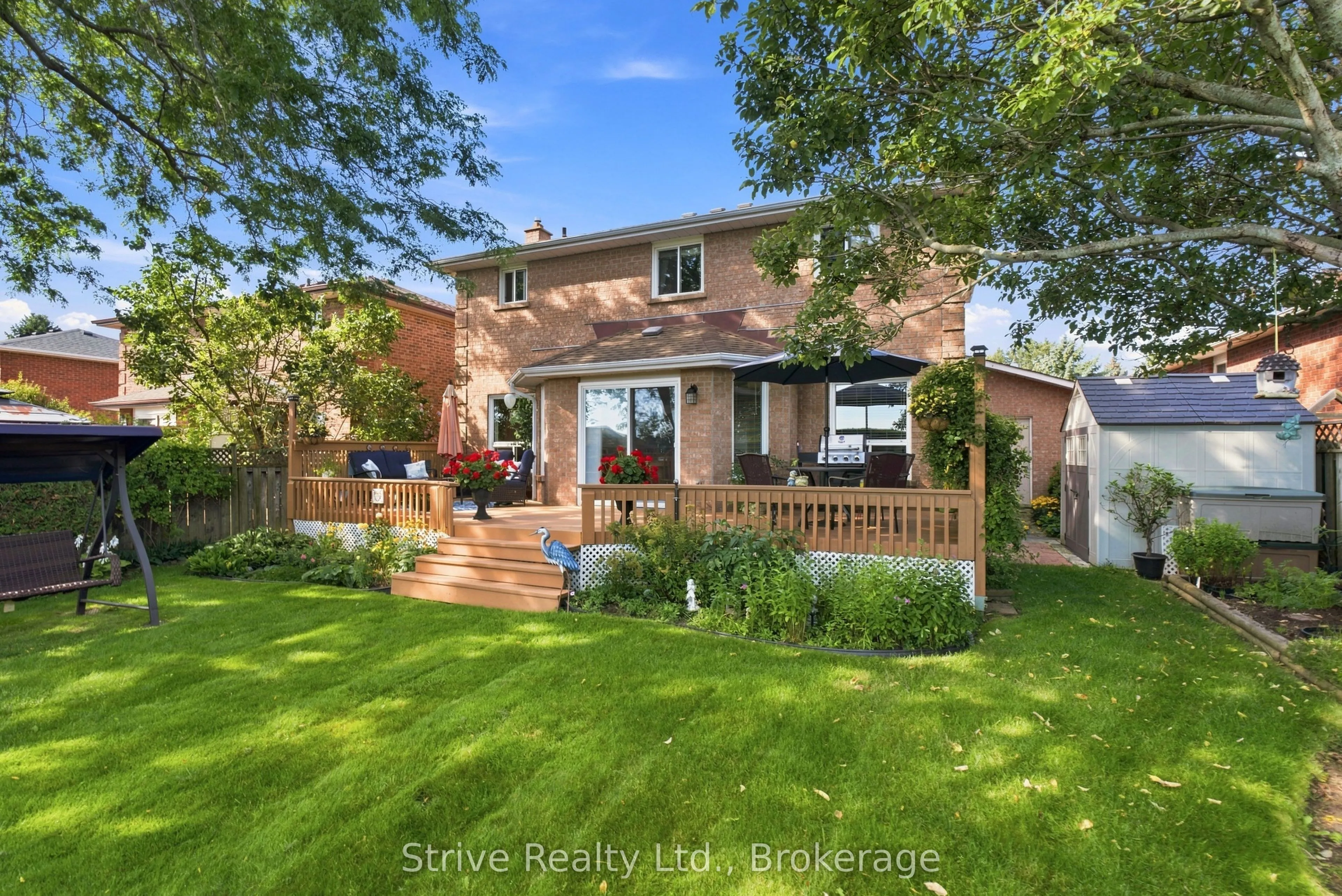 132 East House Crescent