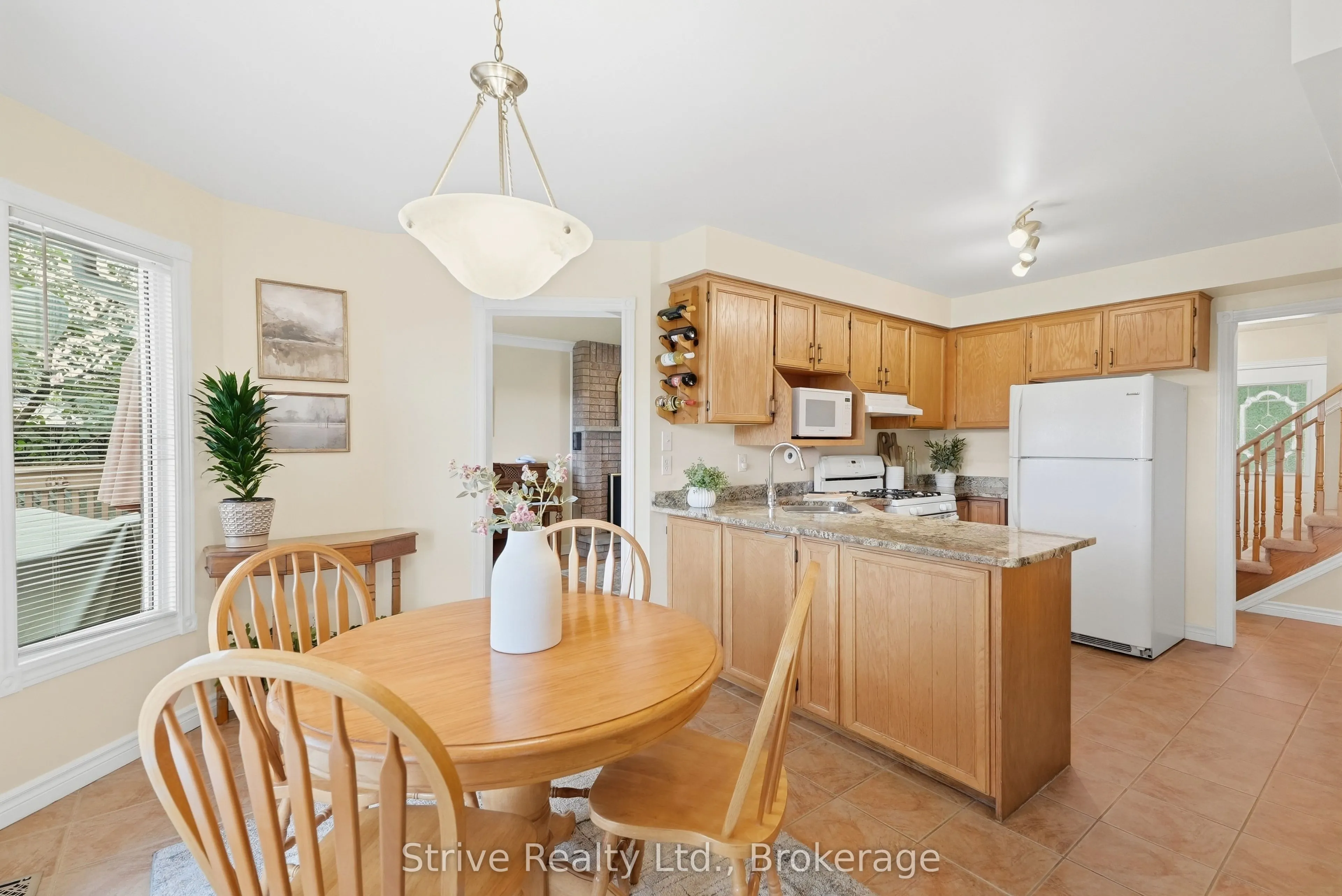 132 East House Crescent
