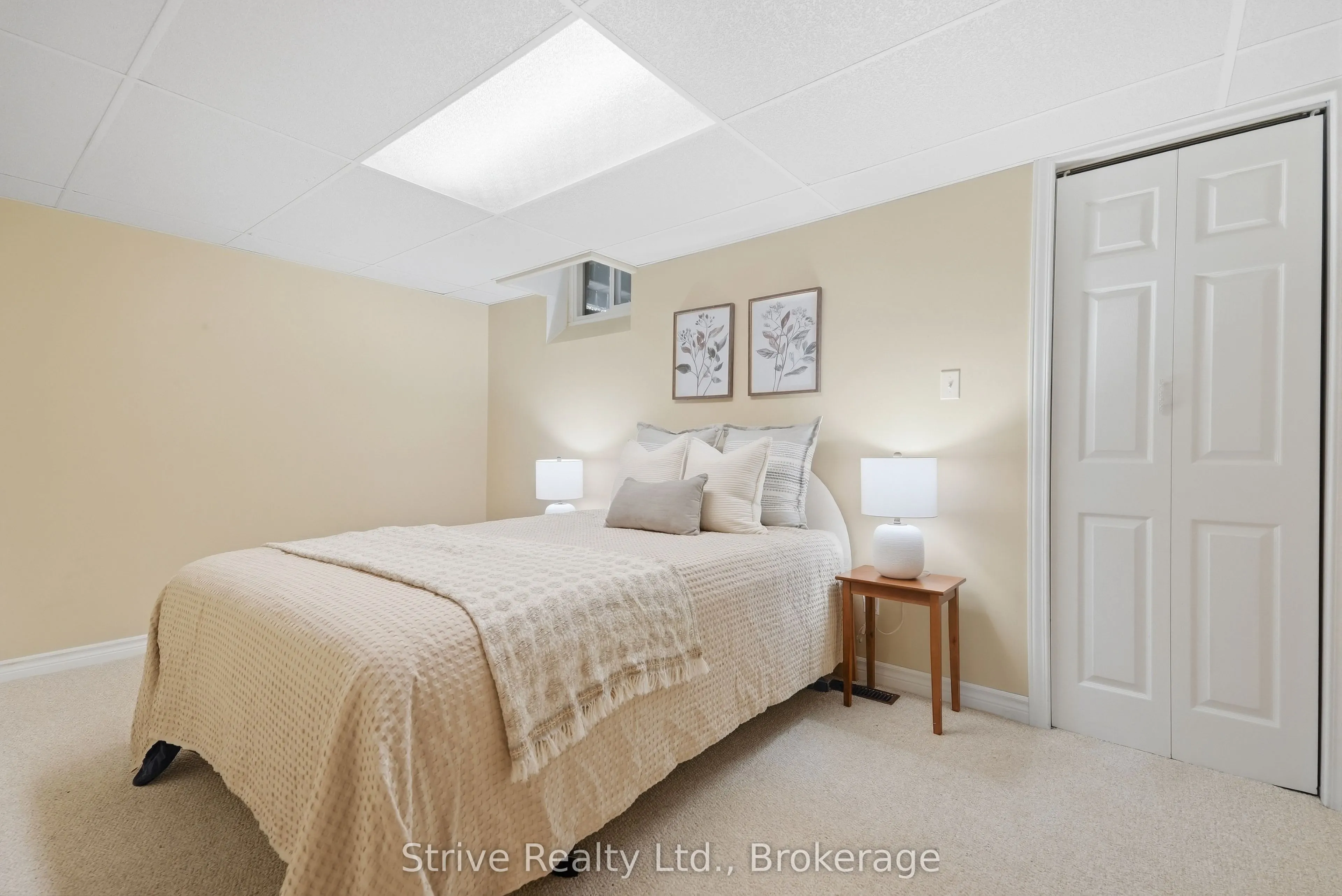 132 East House Crescent