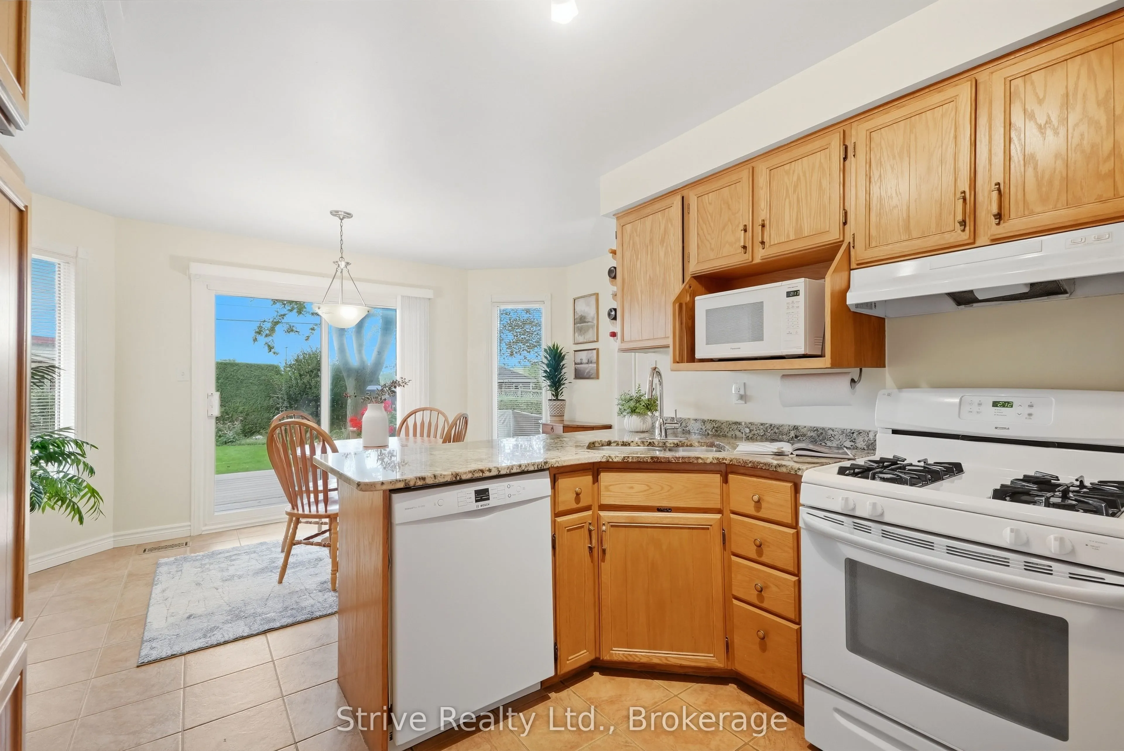 132 East House Crescent