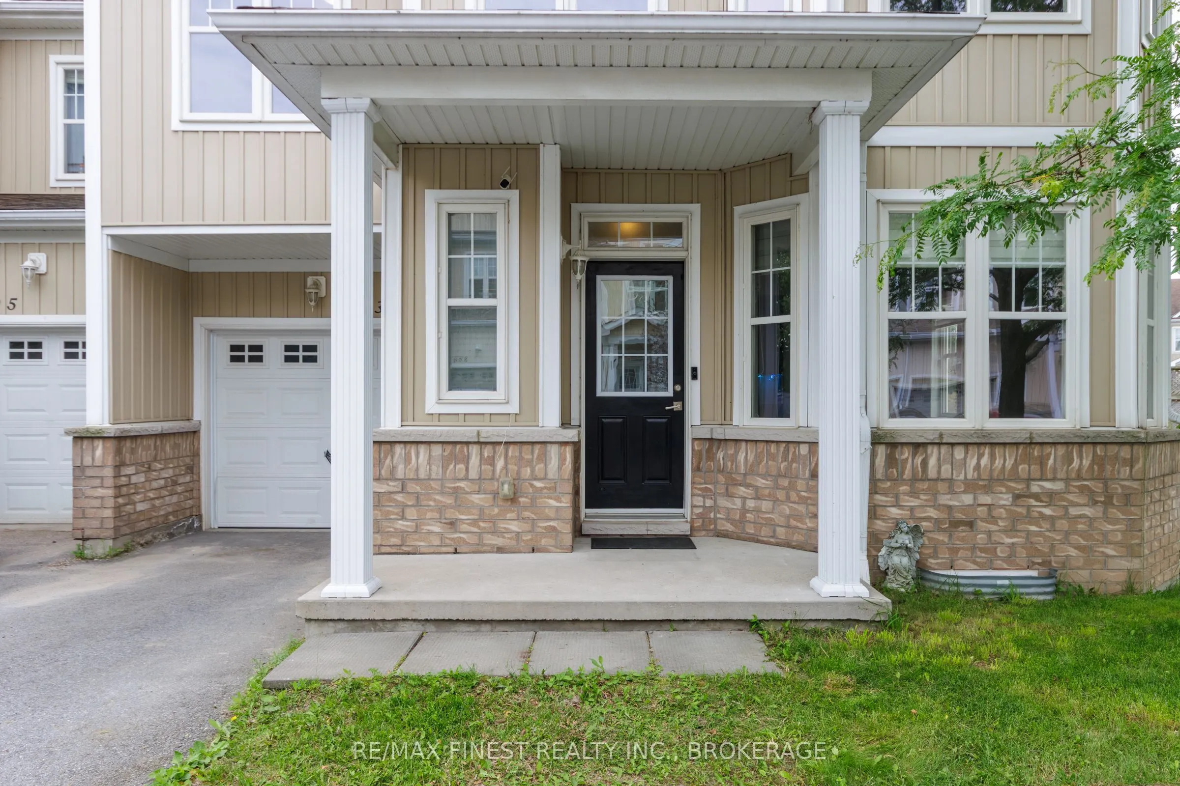 893 Ascot Lane