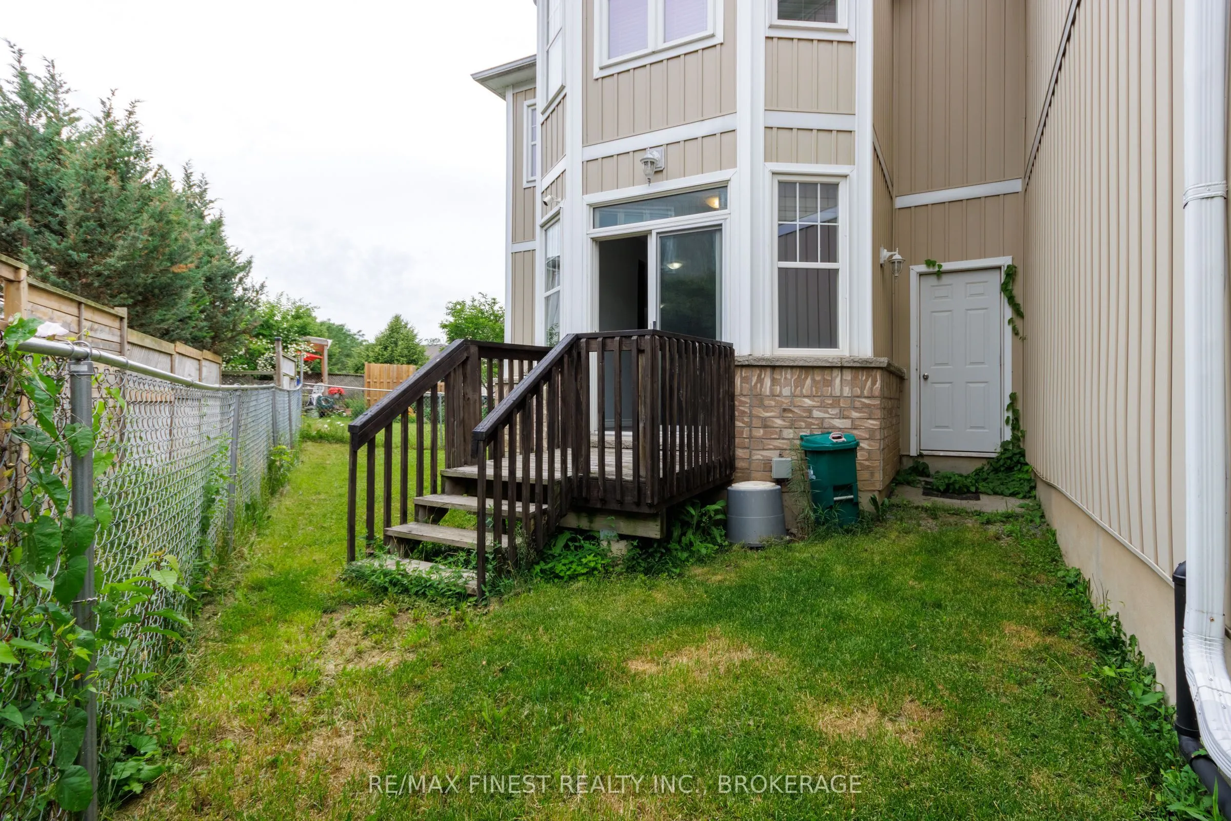893 Ascot Lane
