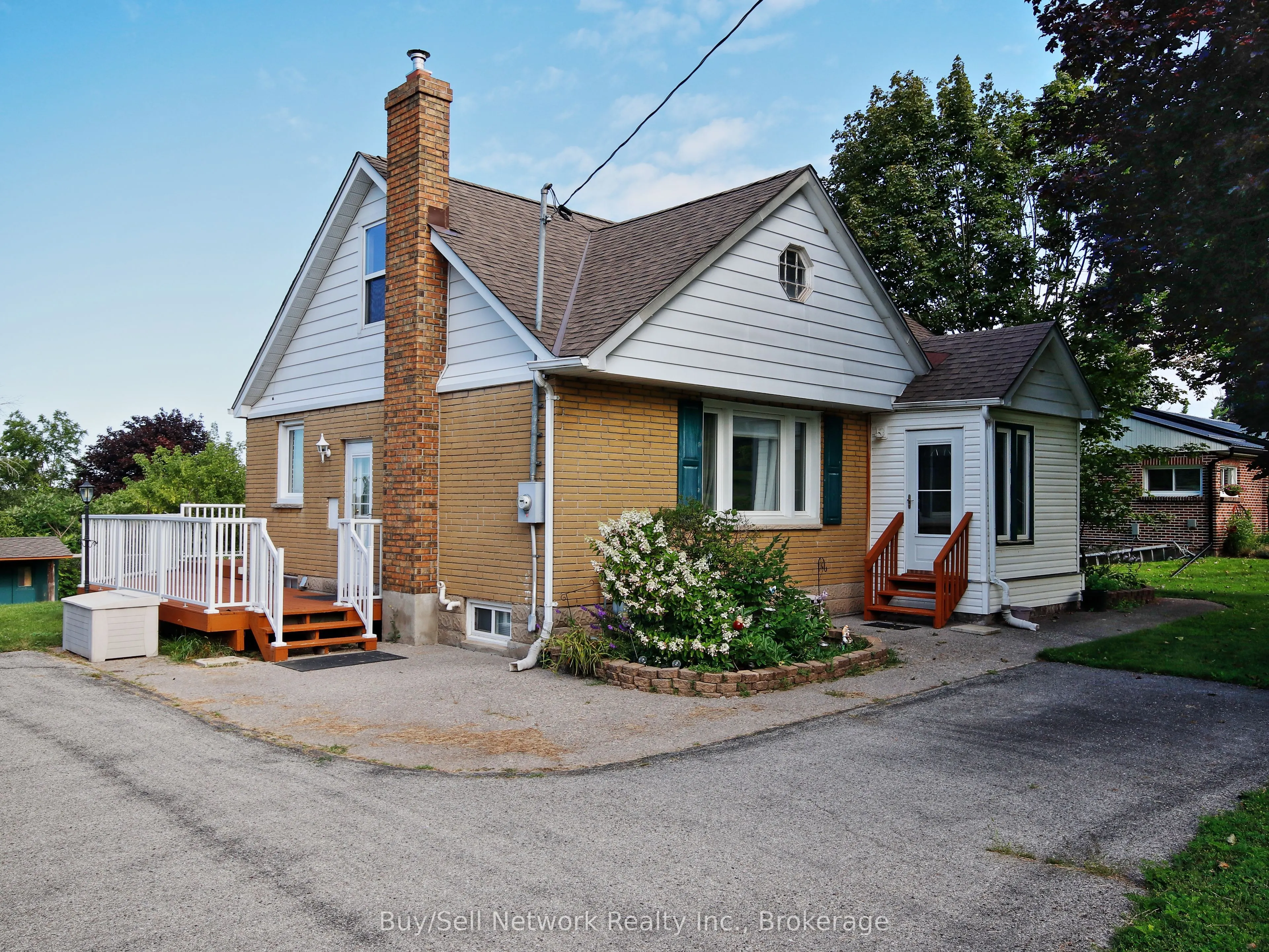 962 Ward Street