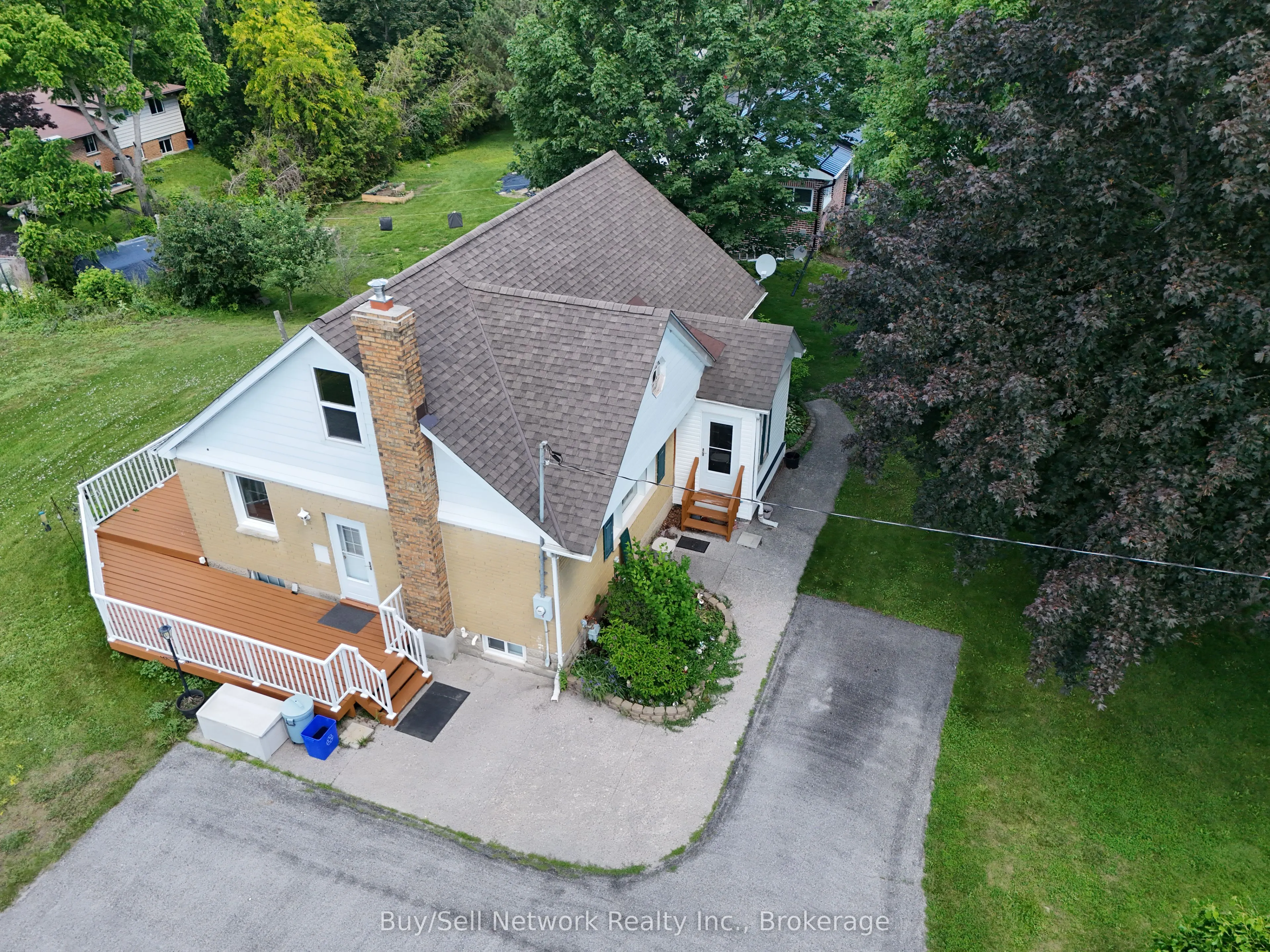 962 Ward Street