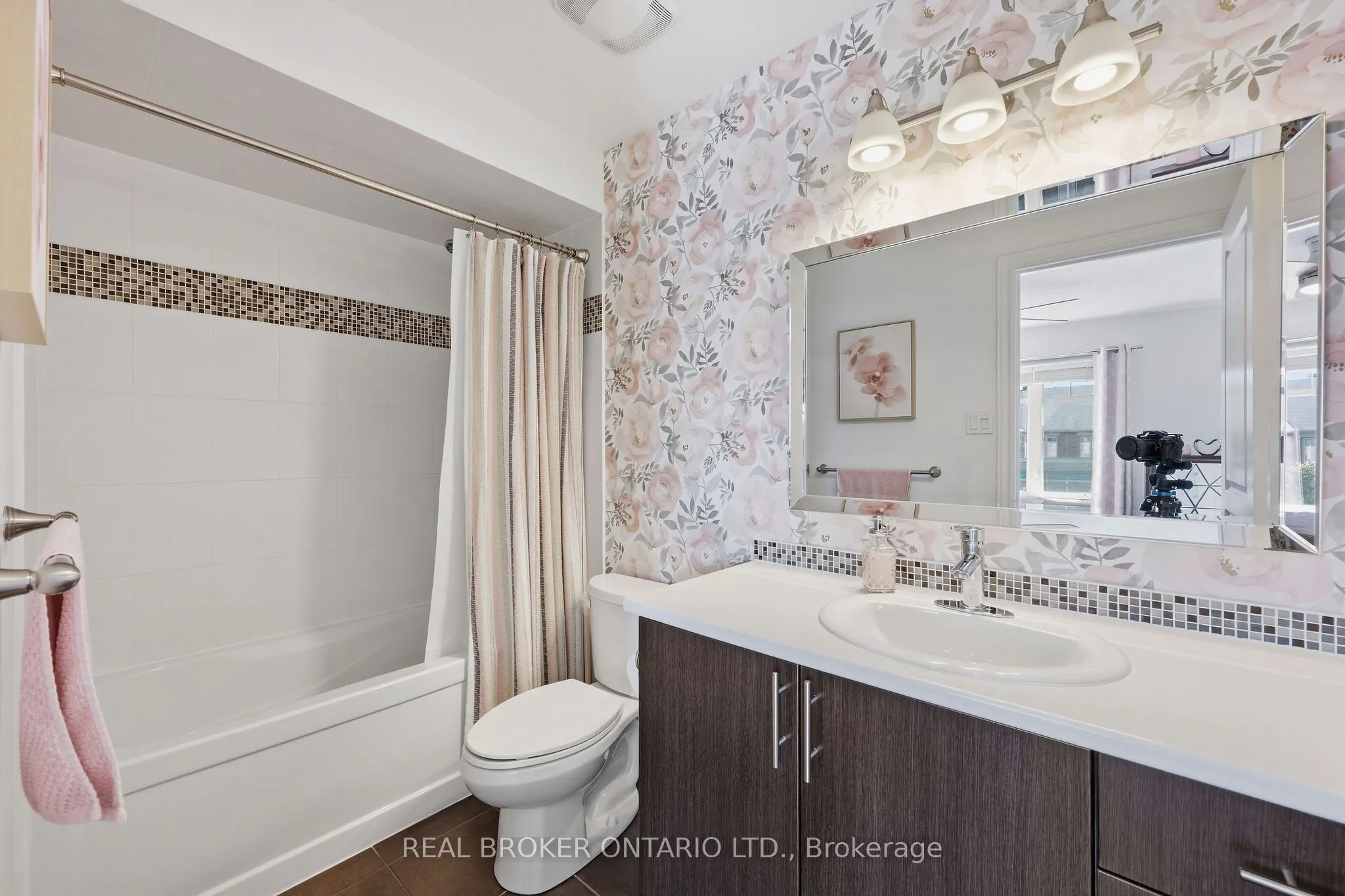 2221 Angelica Avenue