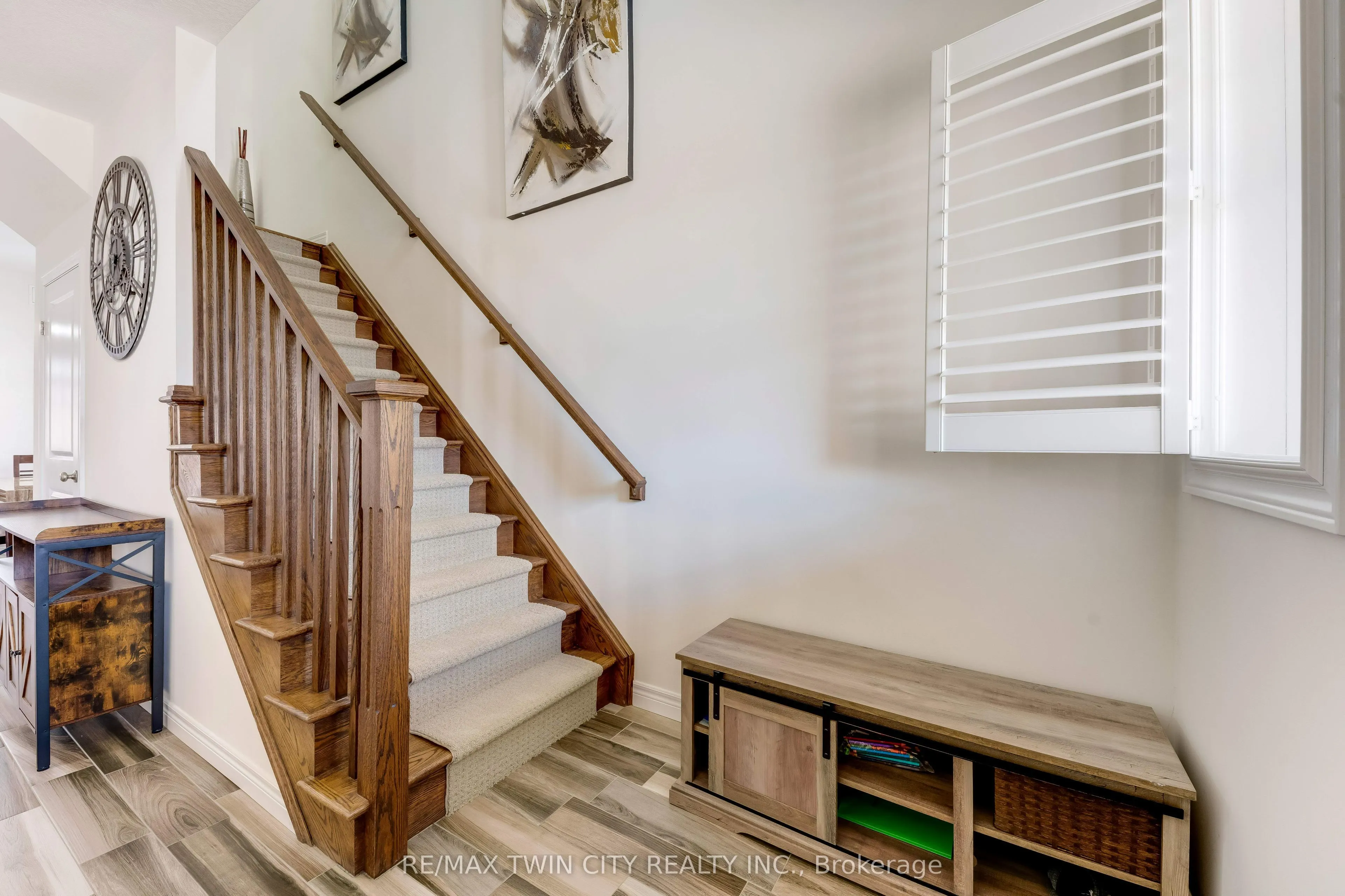 18 Crossbridge Avenue