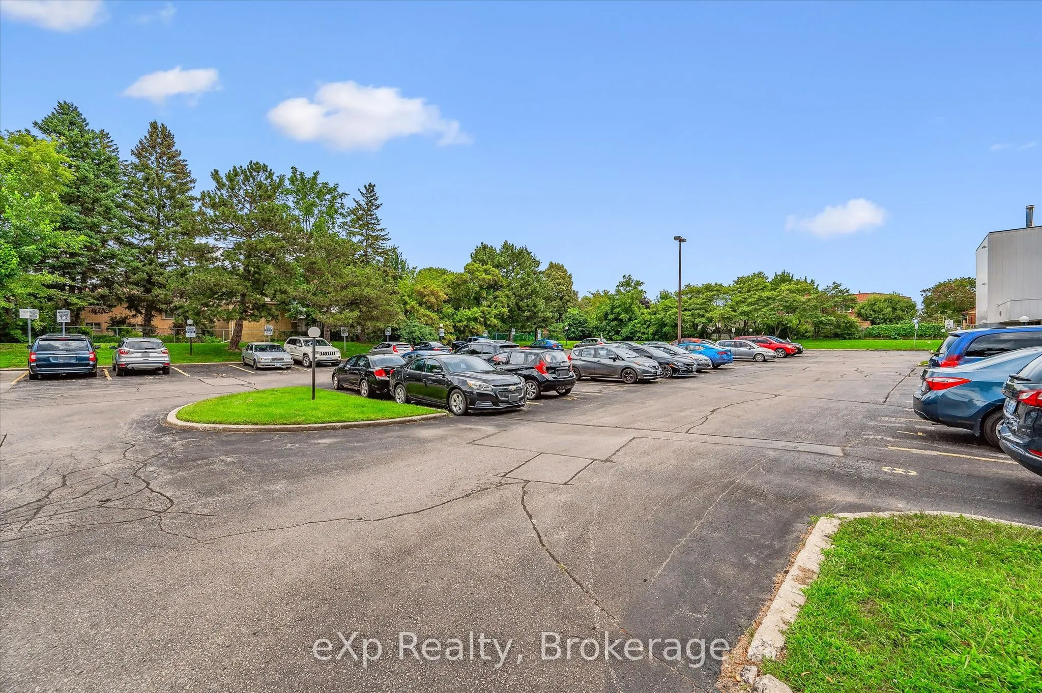 65 Silvercreek Parkway N #404