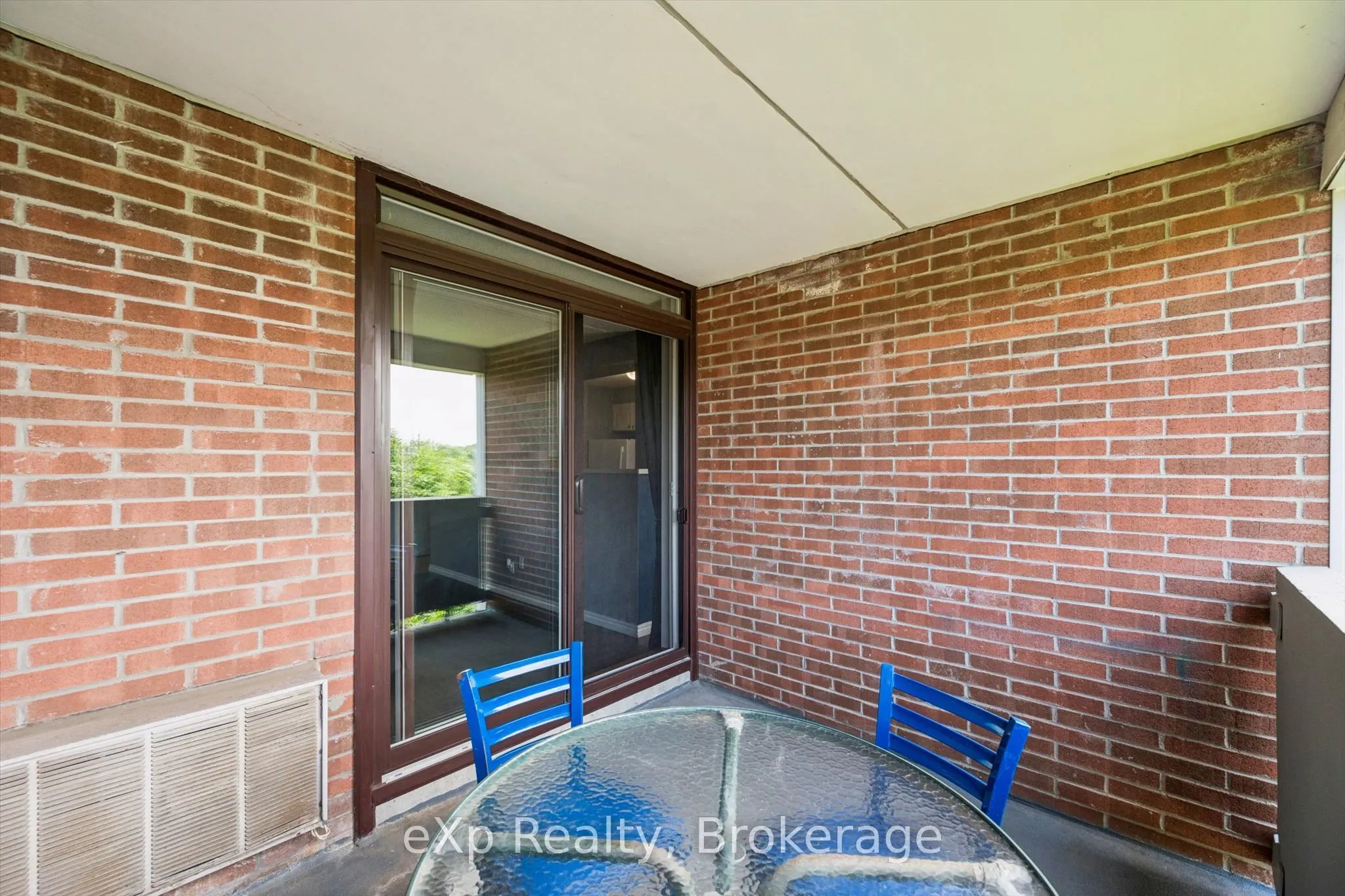 65 Silvercreek Parkway N #404