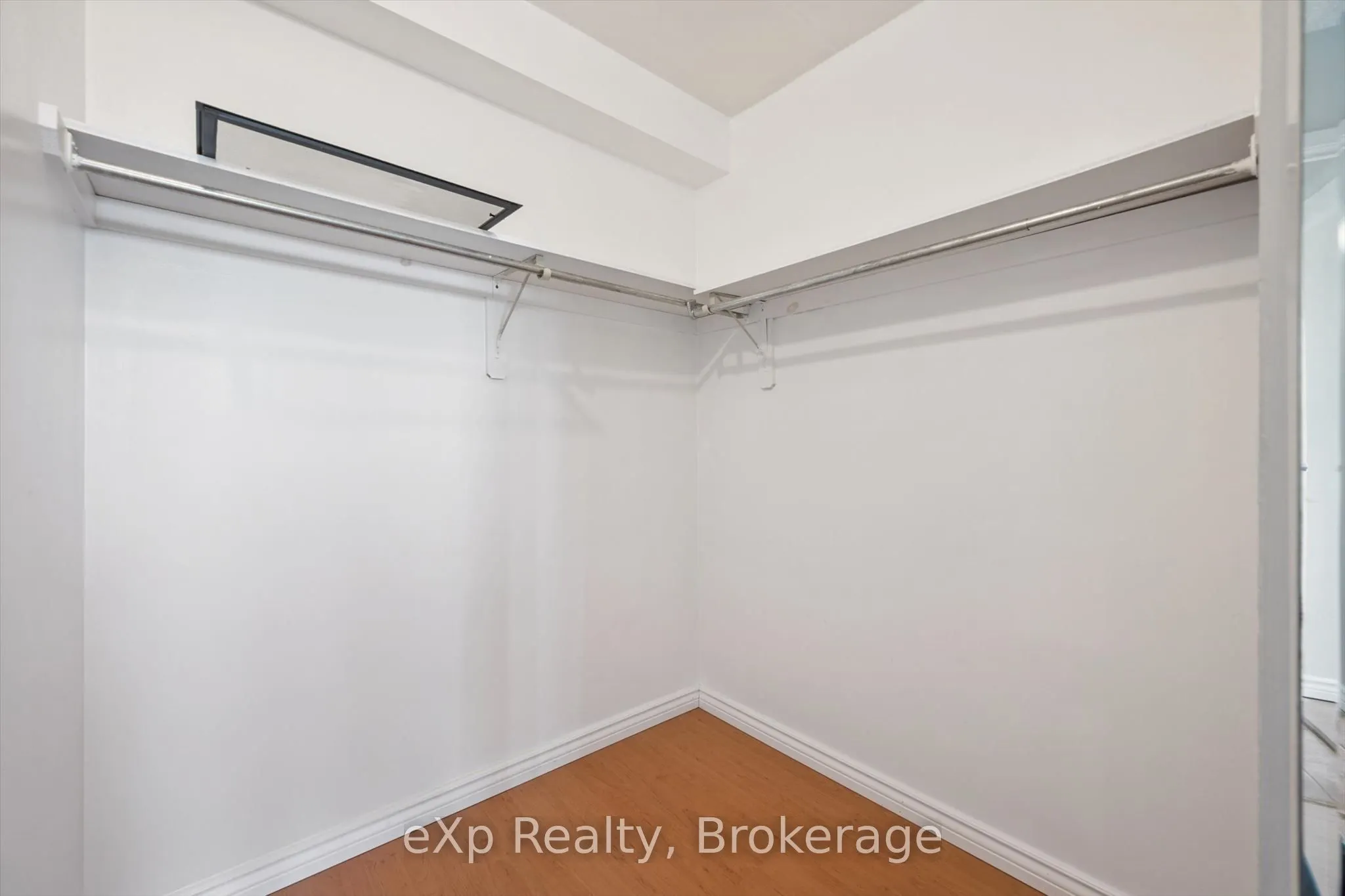 65 Silvercreek Parkway N #404