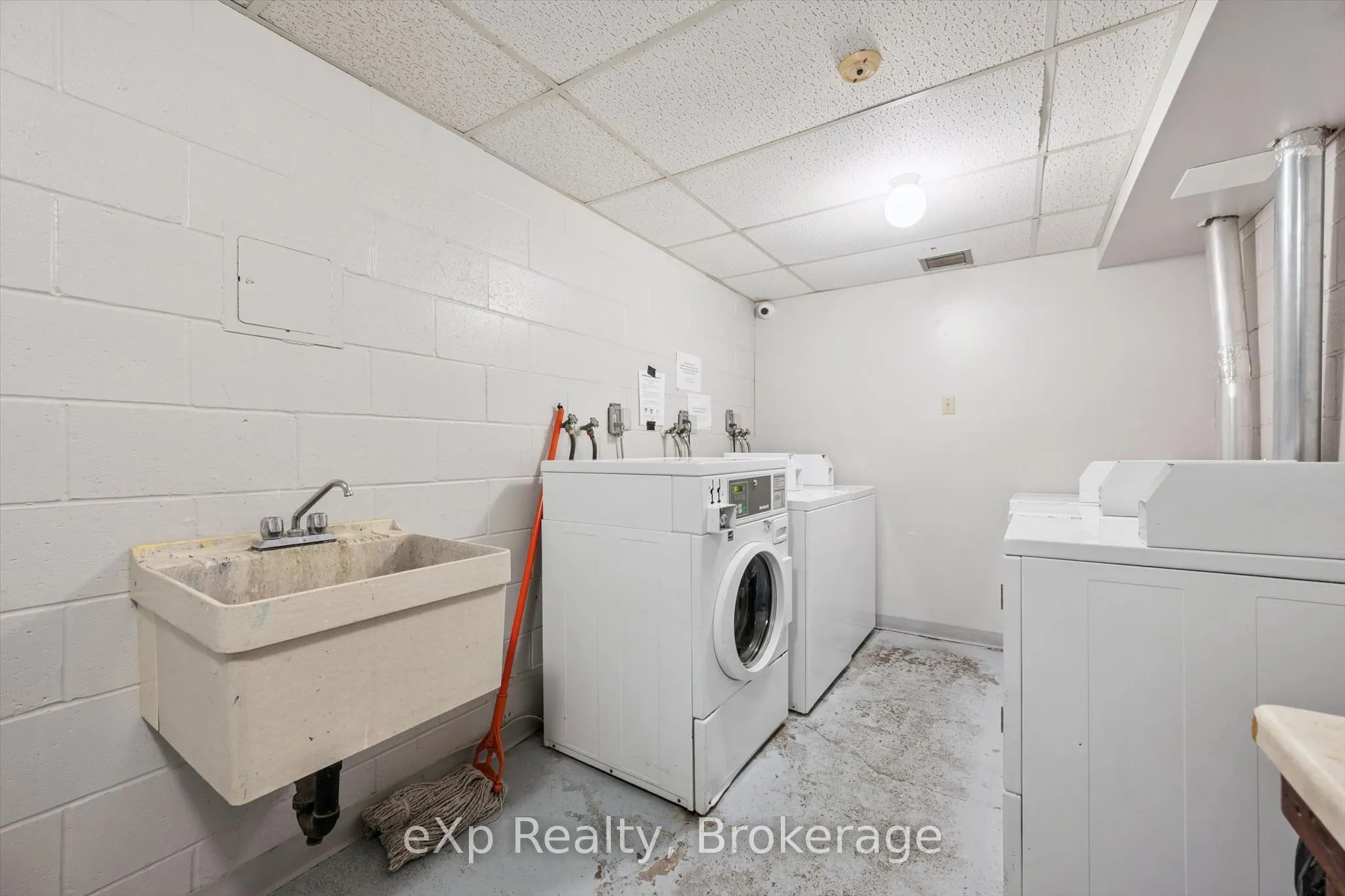 65 Silvercreek Parkway N #404