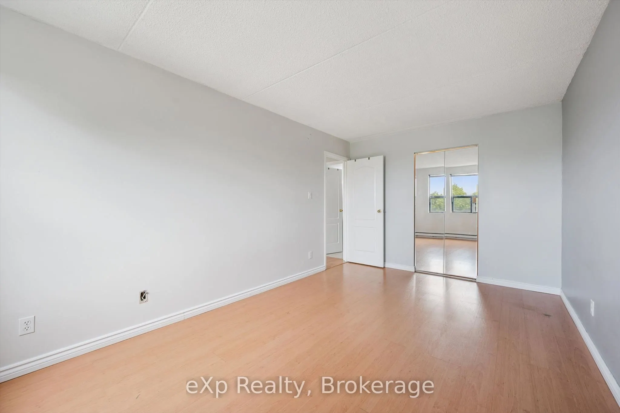 65 Silvercreek Parkway N #404