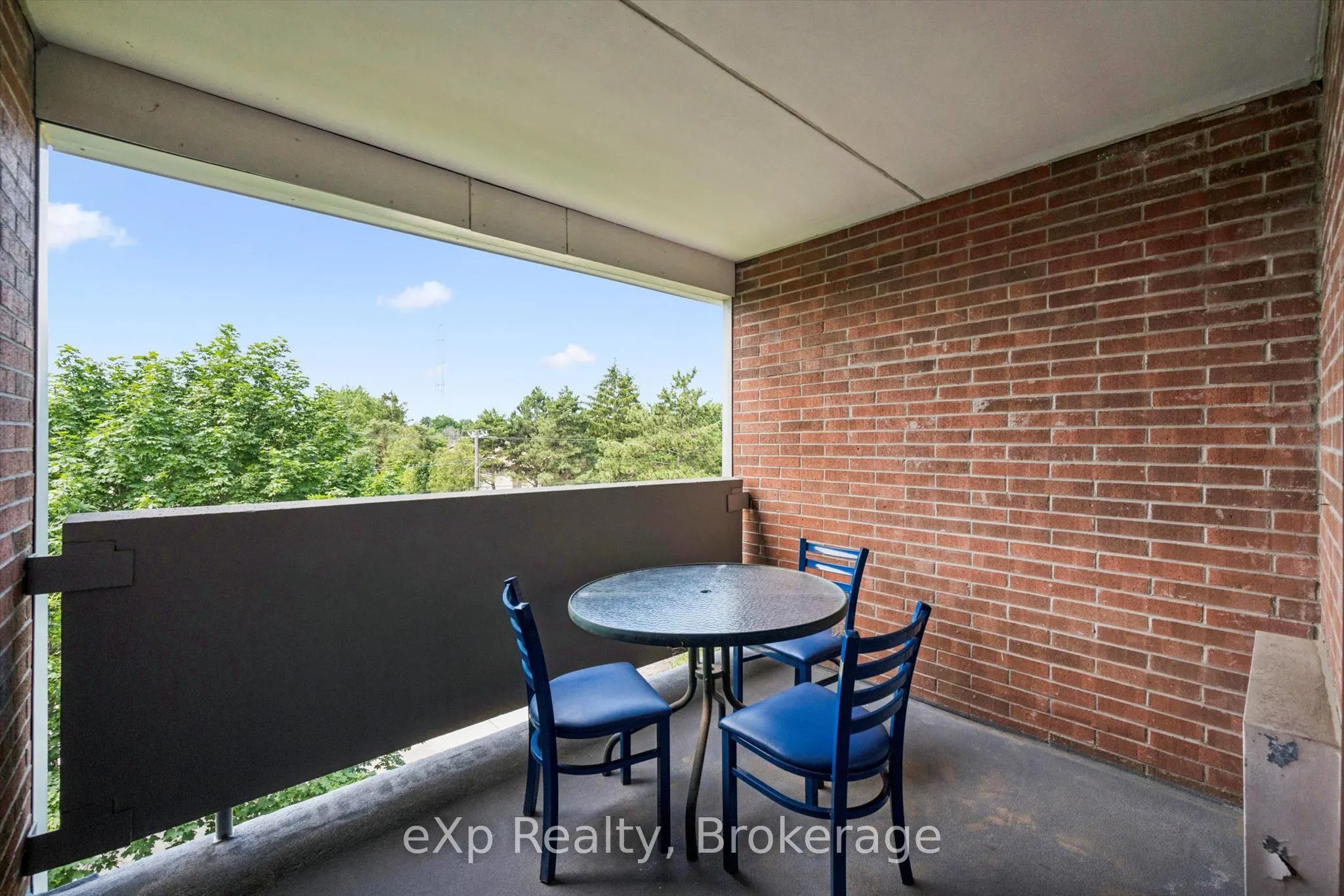 65 Silvercreek Parkway N #404