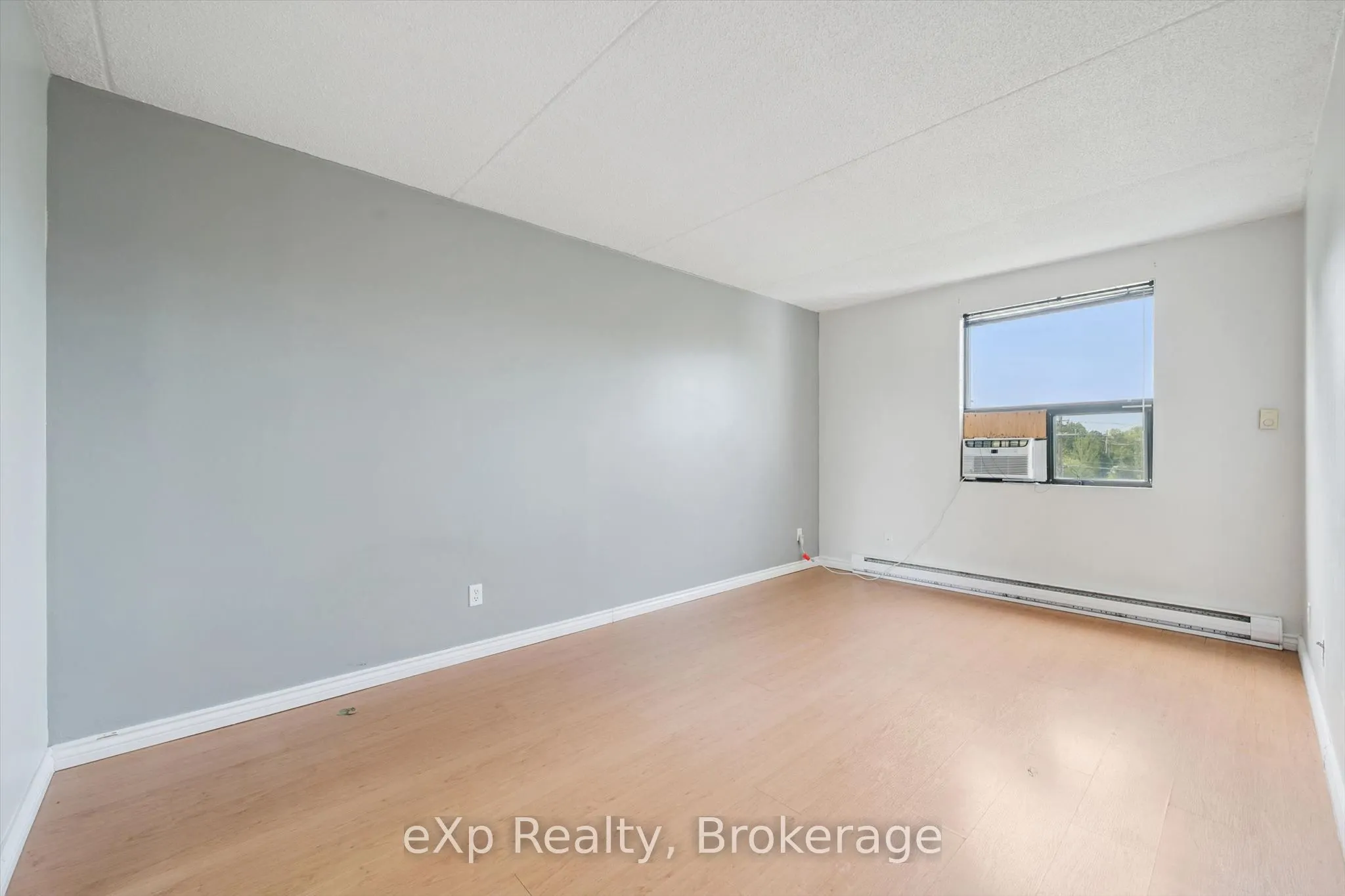 65 Silvercreek Parkway N #404