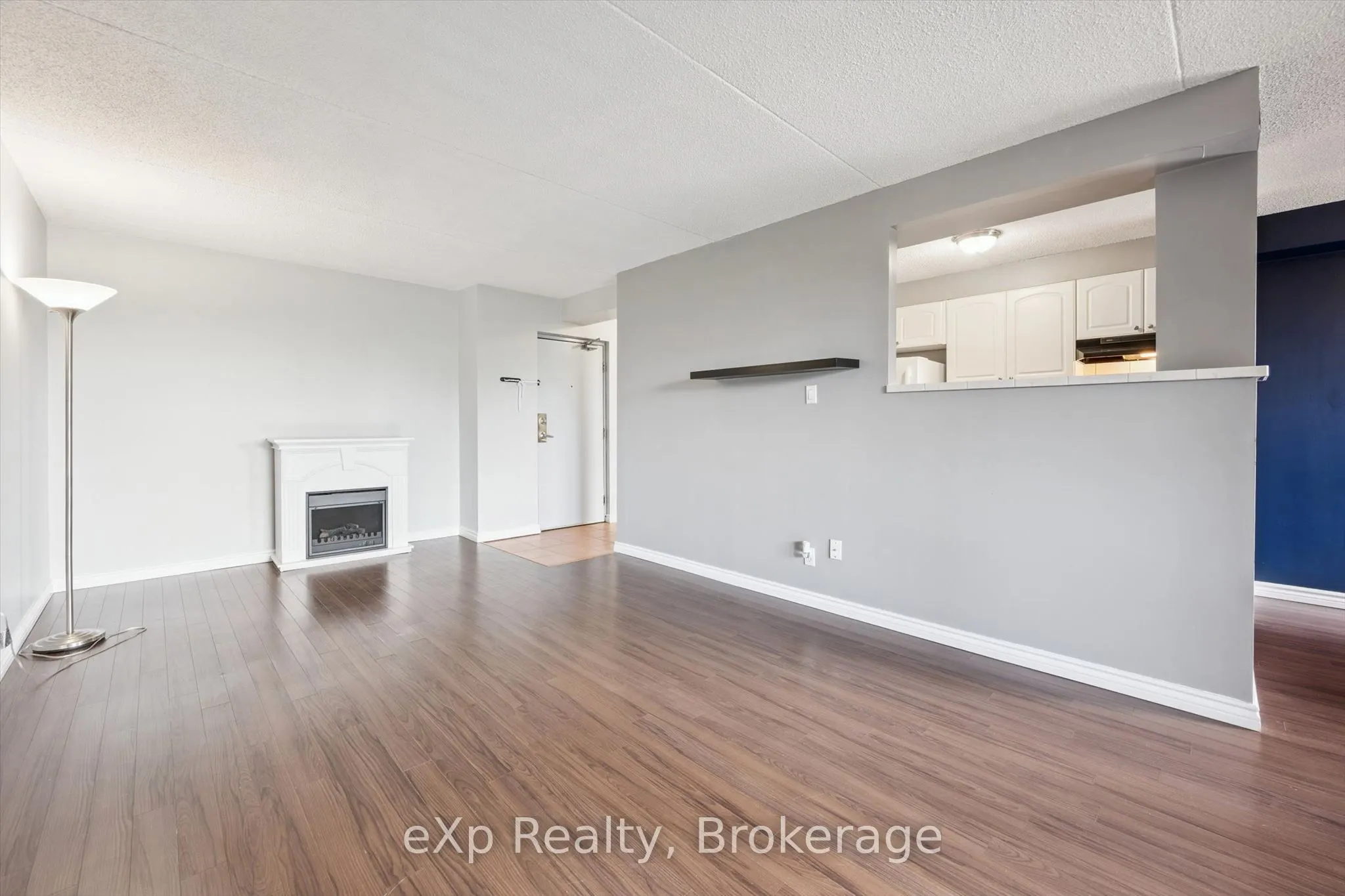65 Silvercreek Parkway N #404