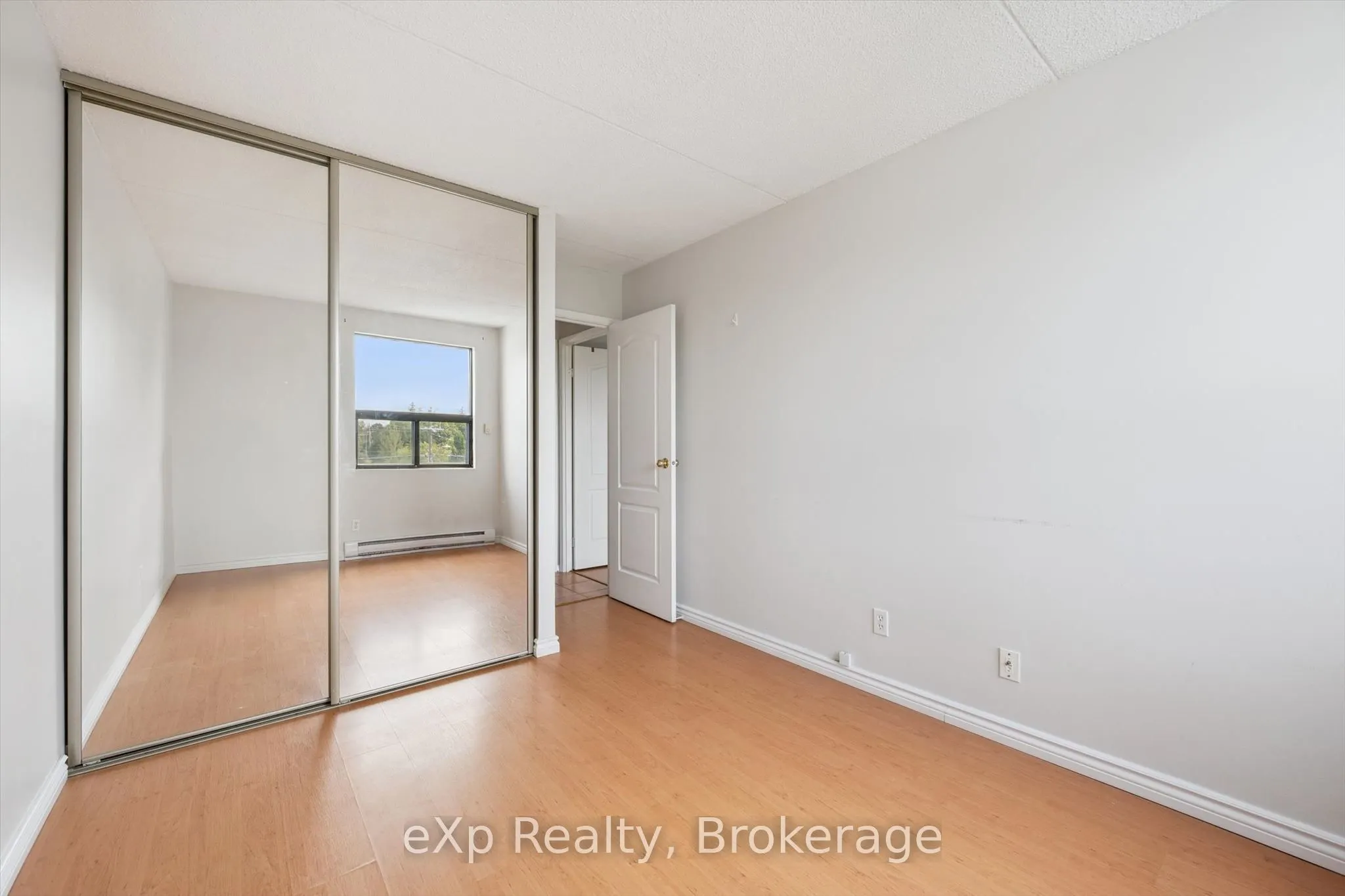 65 Silvercreek Parkway N #404