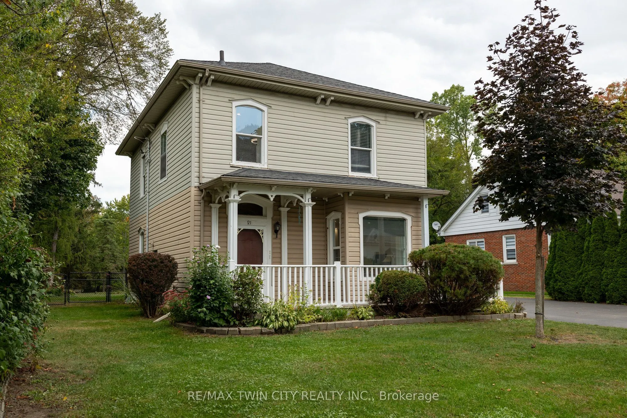21 MCCALL Street