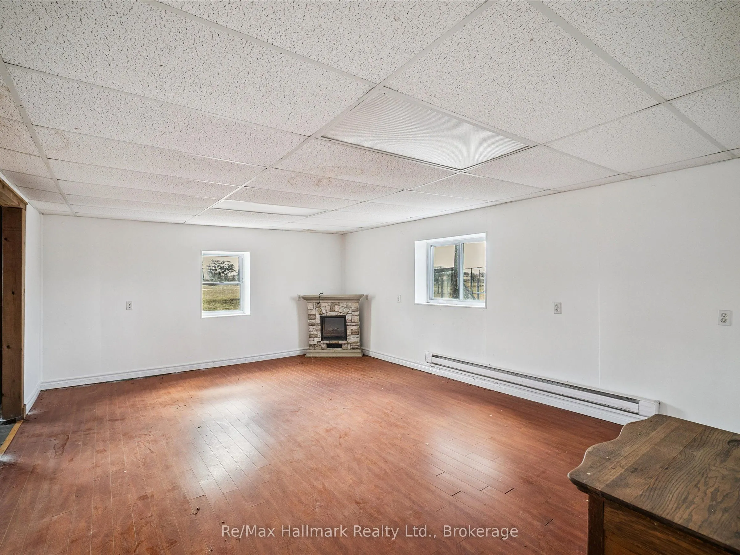 232 Eighth Road E