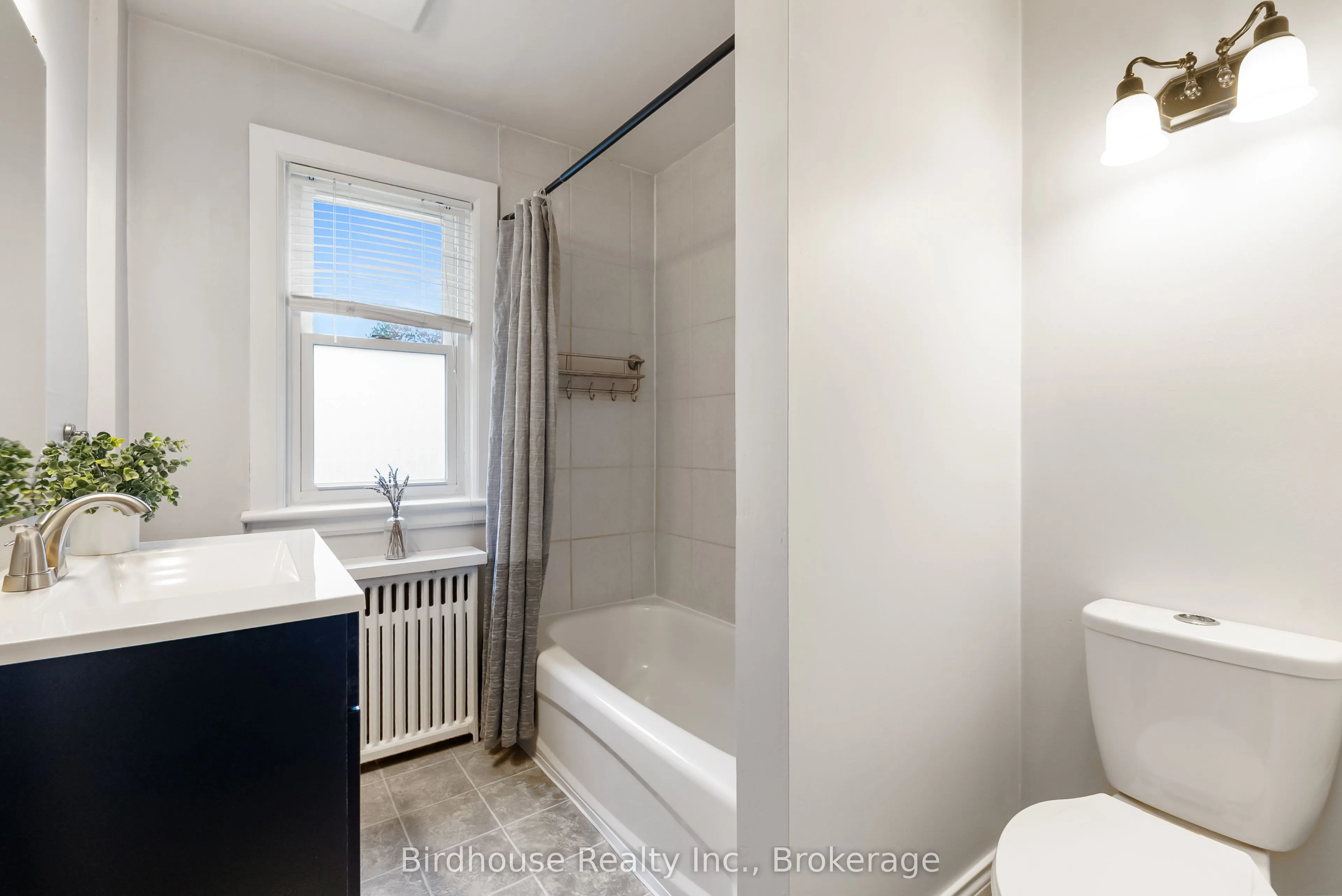 14 Angeline Street S