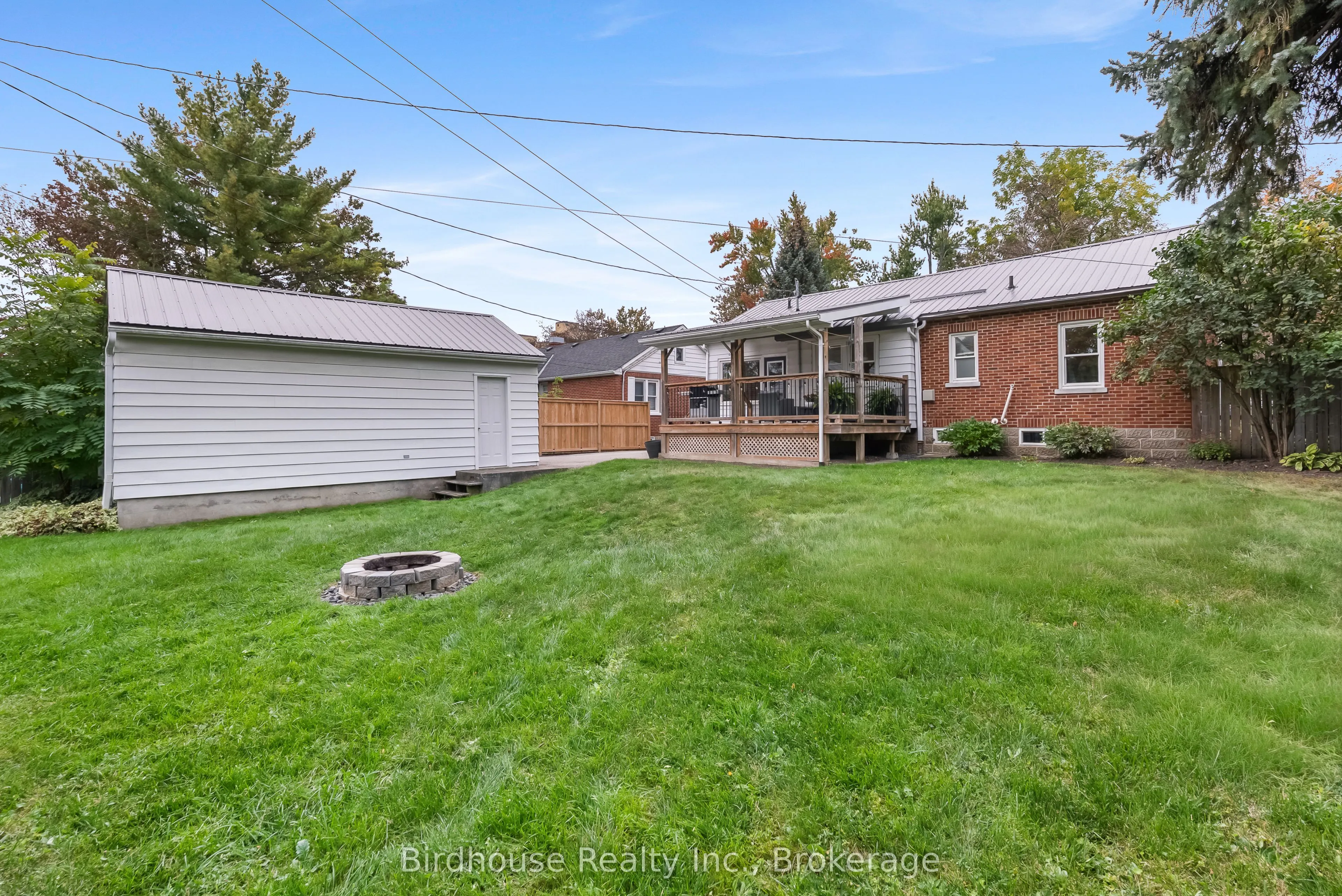 14 Angeline Street S