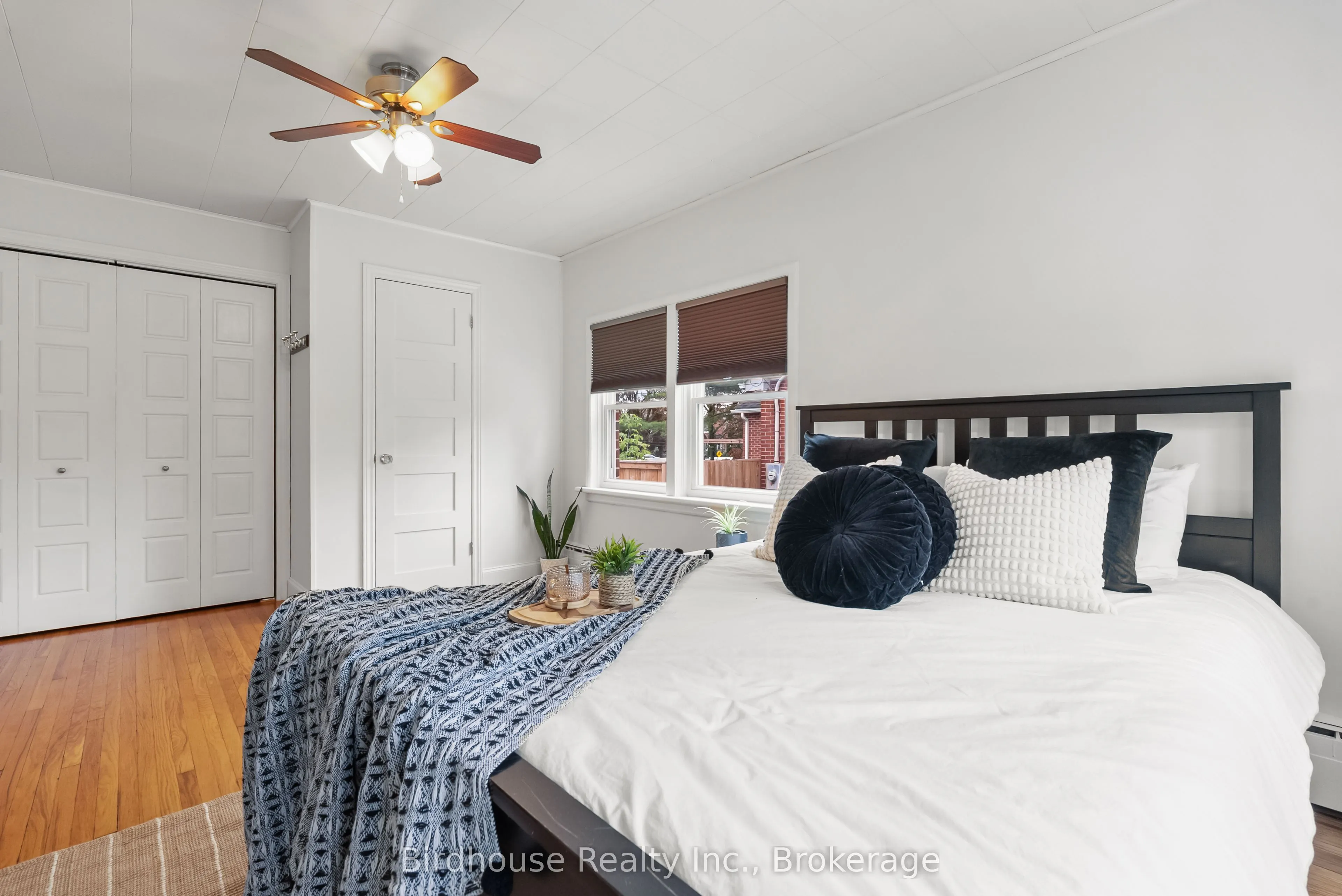 14 Angeline Street S