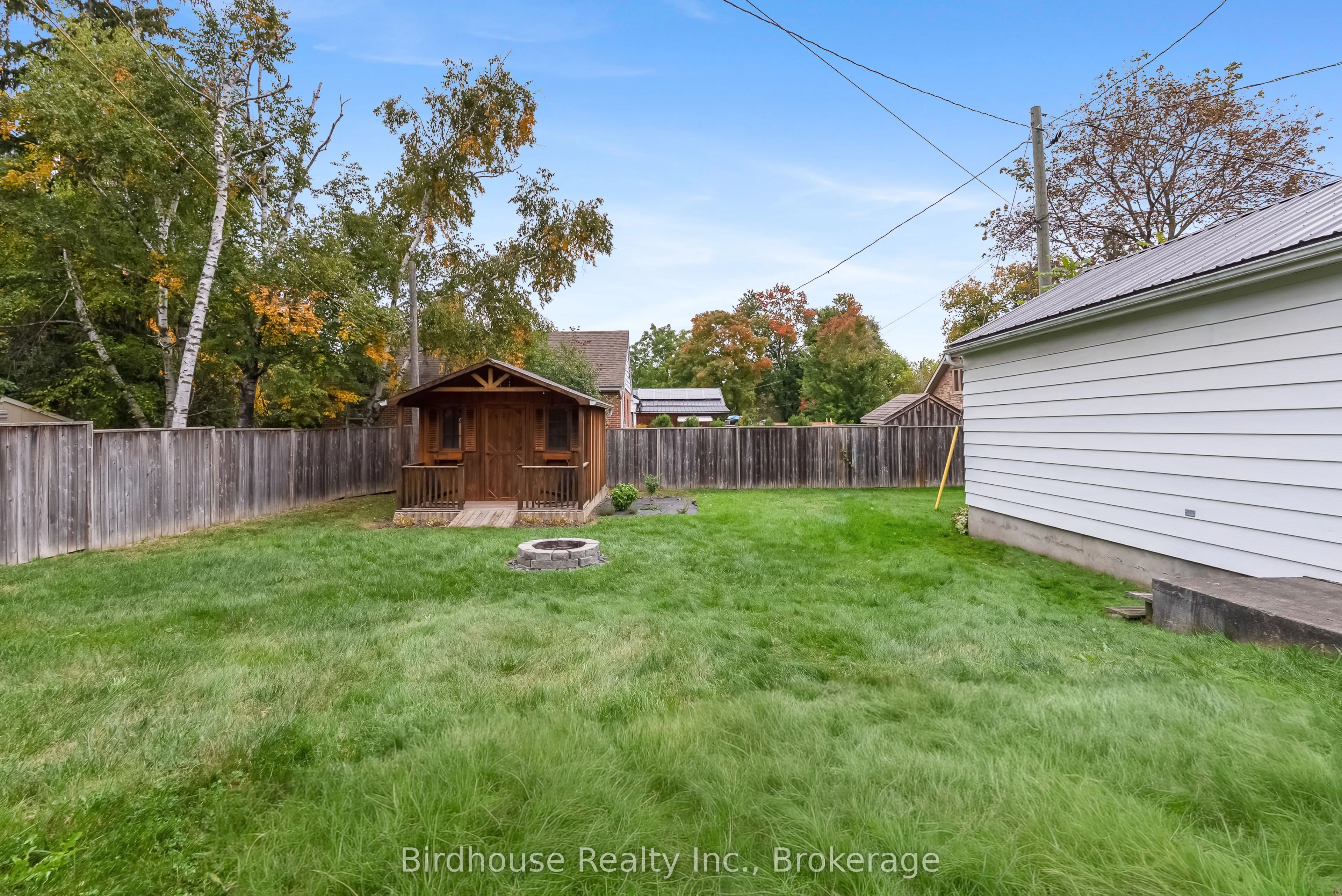 14 Angeline Street S