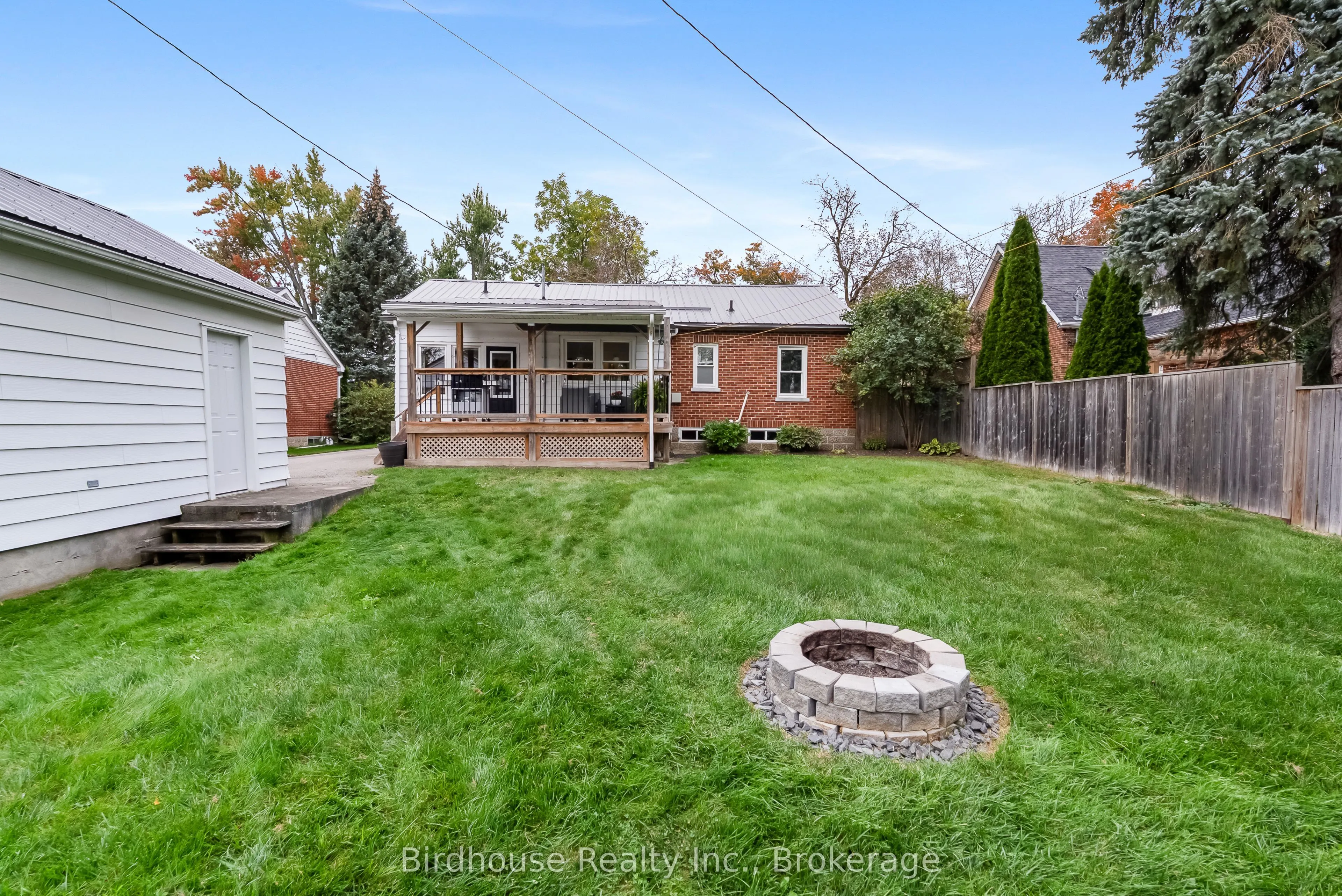 14 Angeline Street S