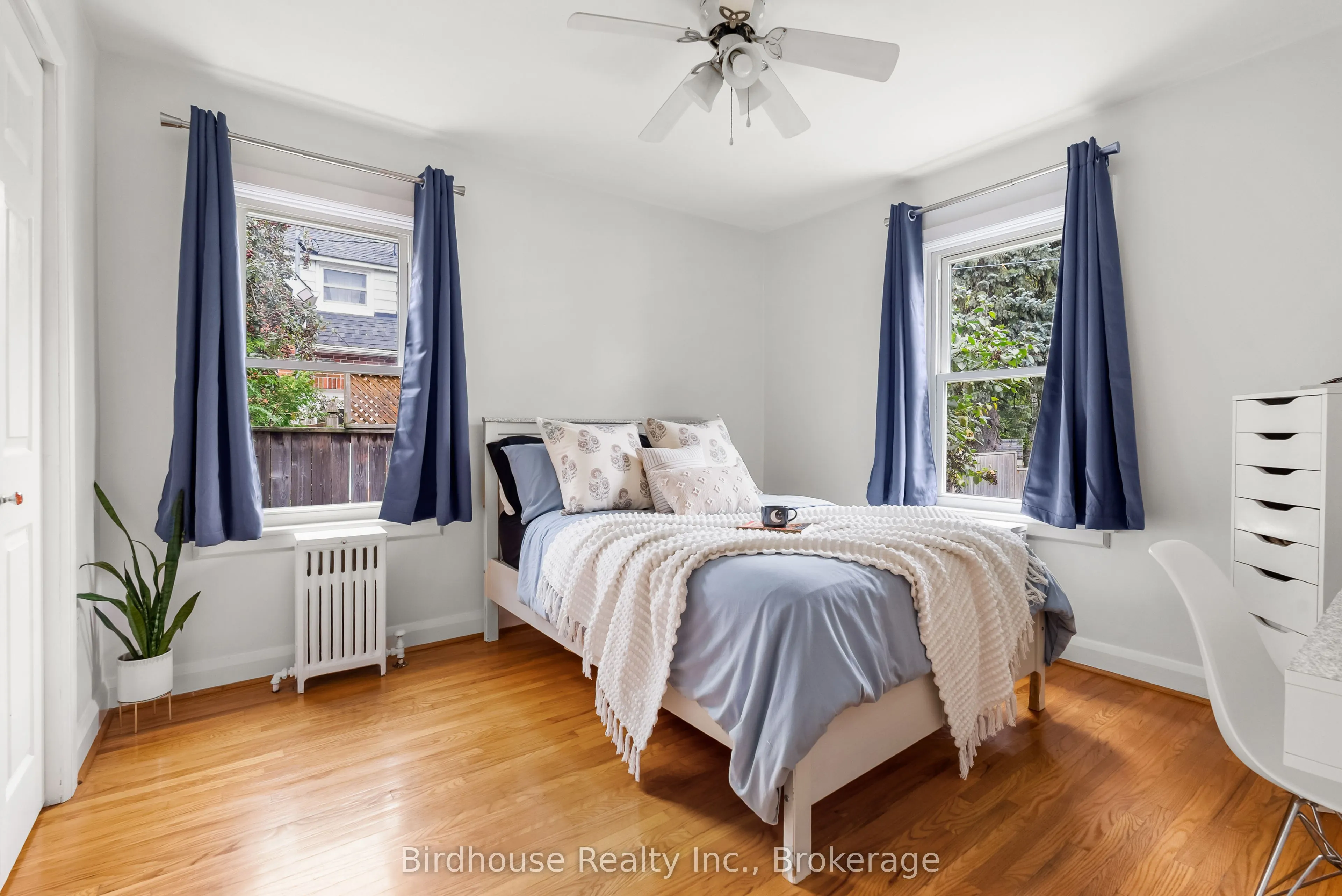 14 Angeline Street S
