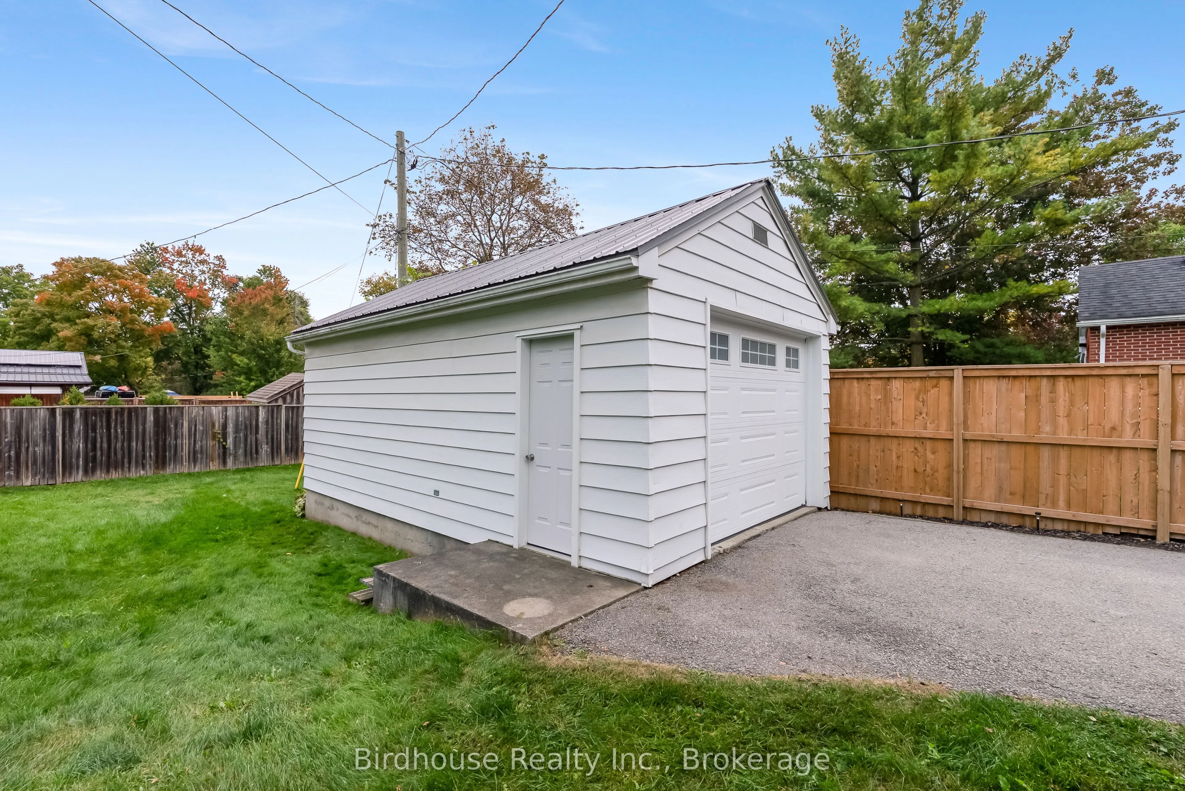 14 Angeline Street S