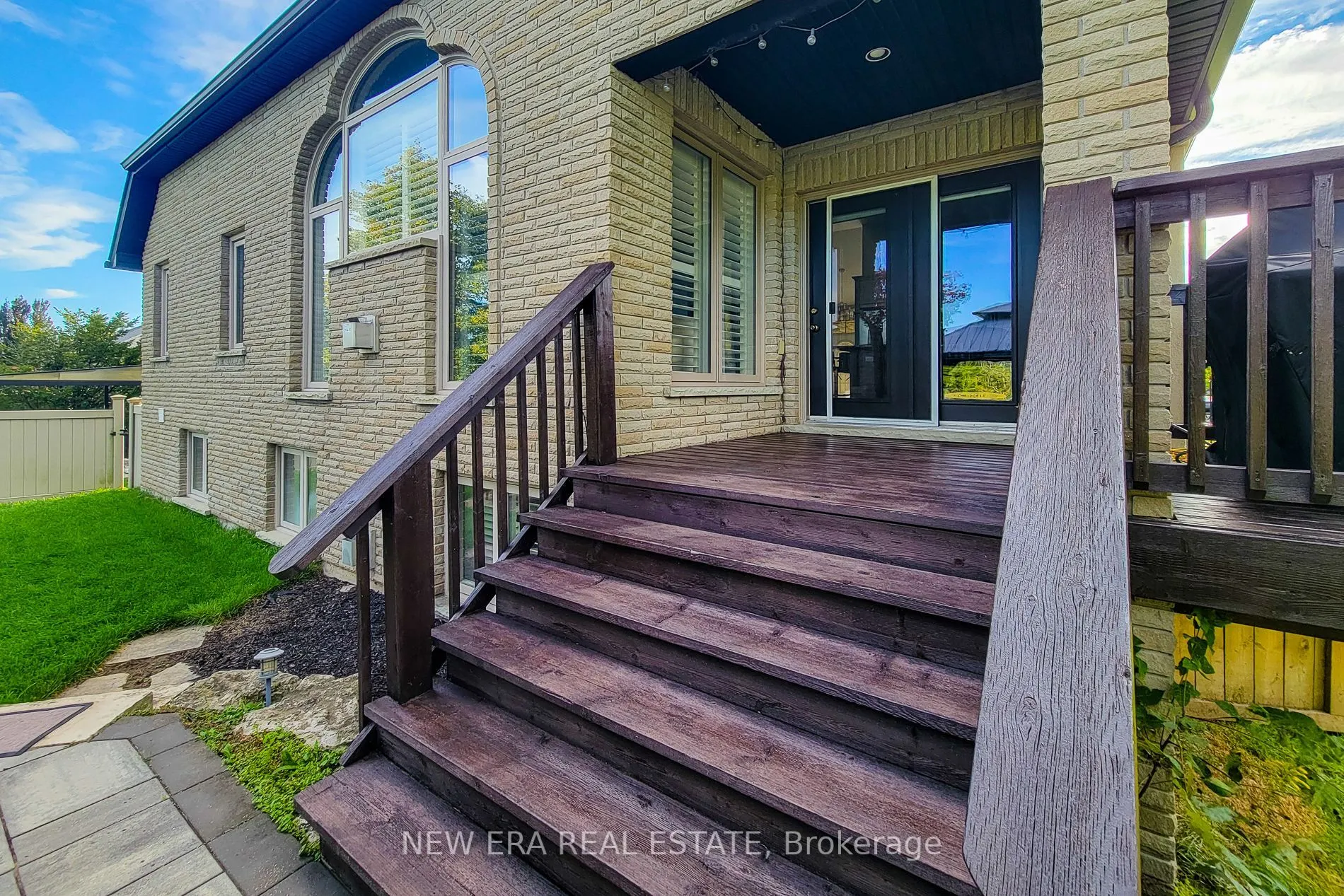 24 Carmichael Crescent