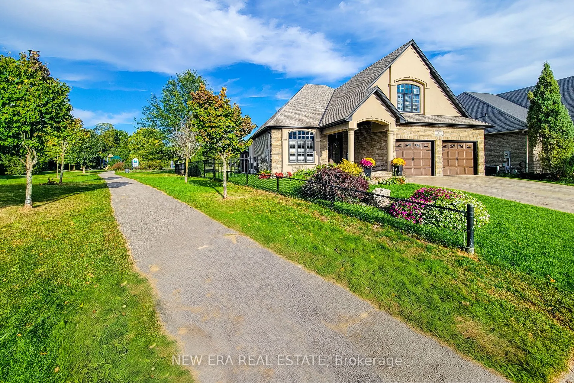 24 Carmichael Crescent