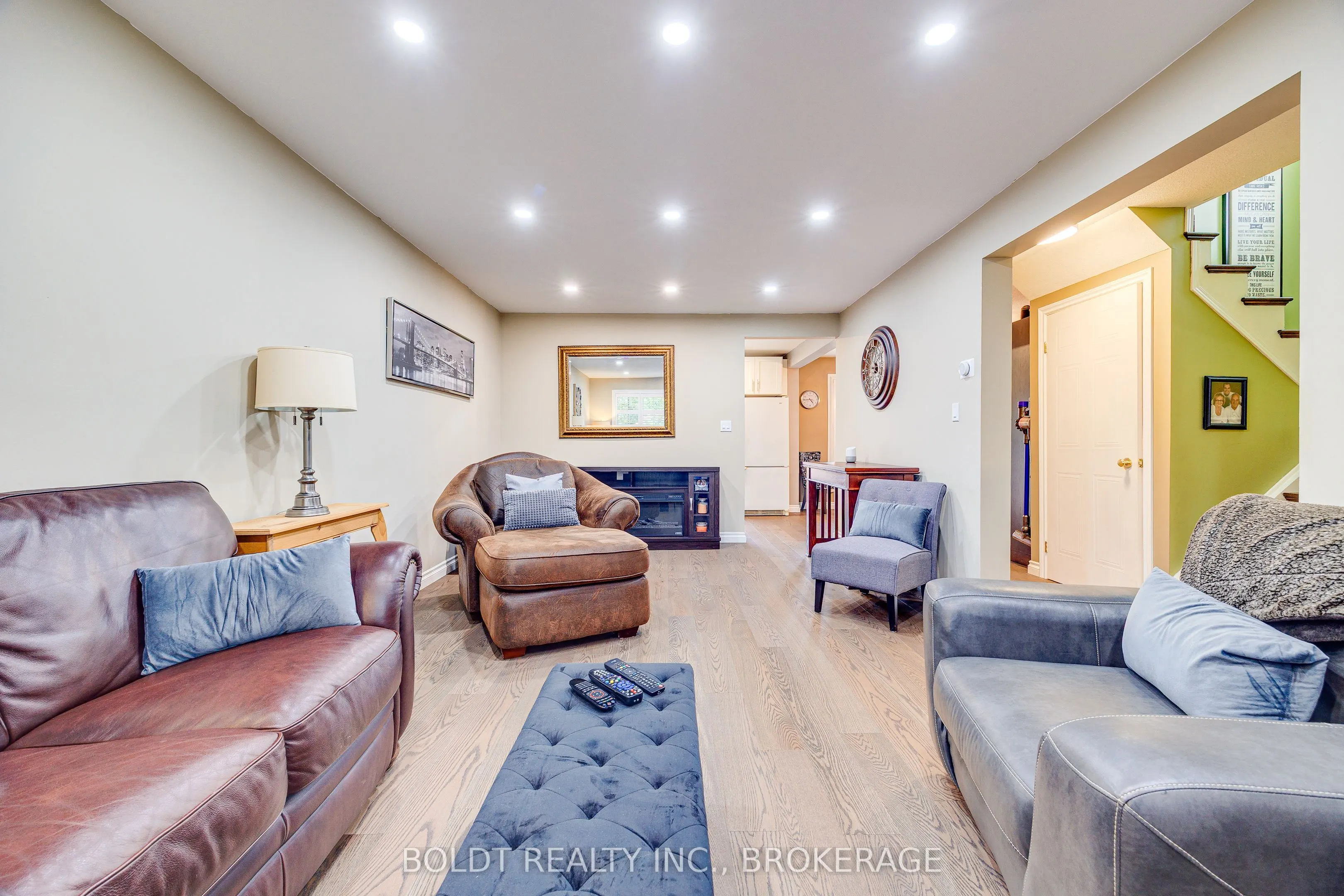 16 Westbury Drive
