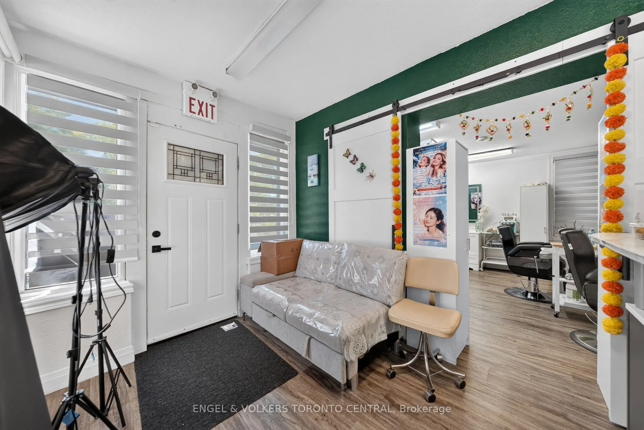 3188 King Street E