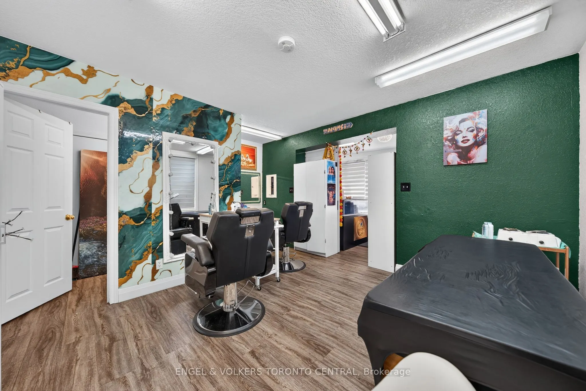 3188 King Street E