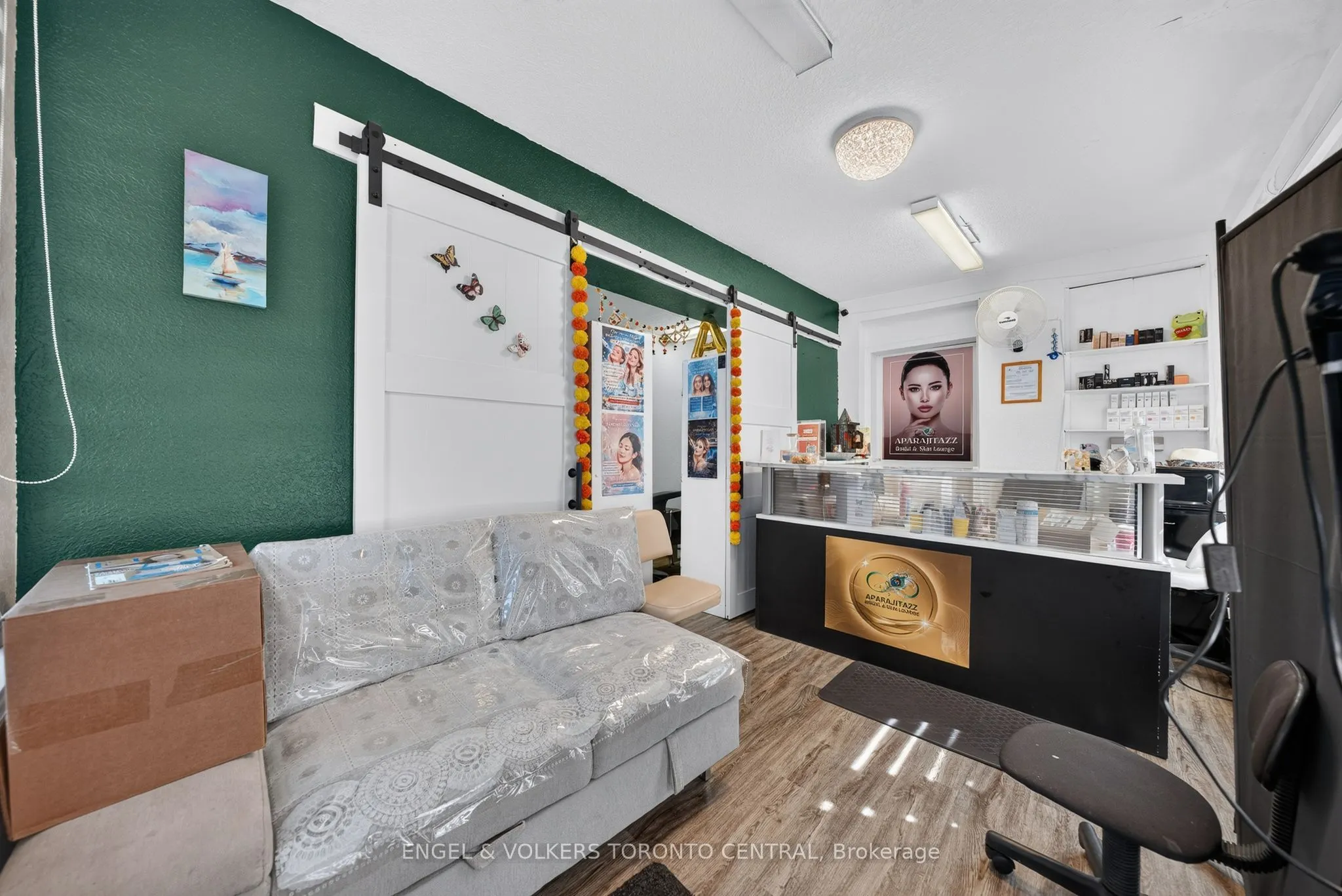 3188 King Street E