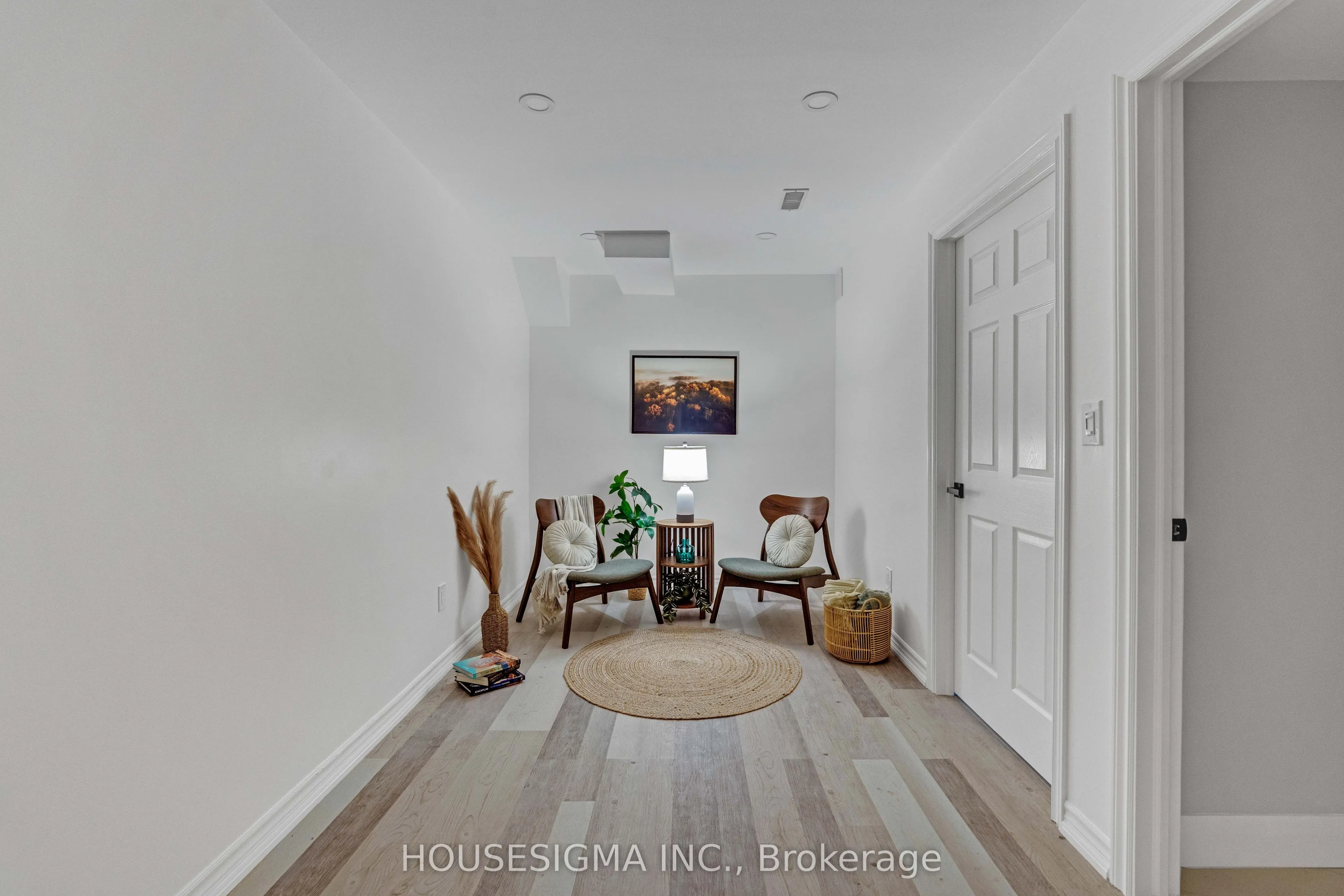 825 Cook Crescent
