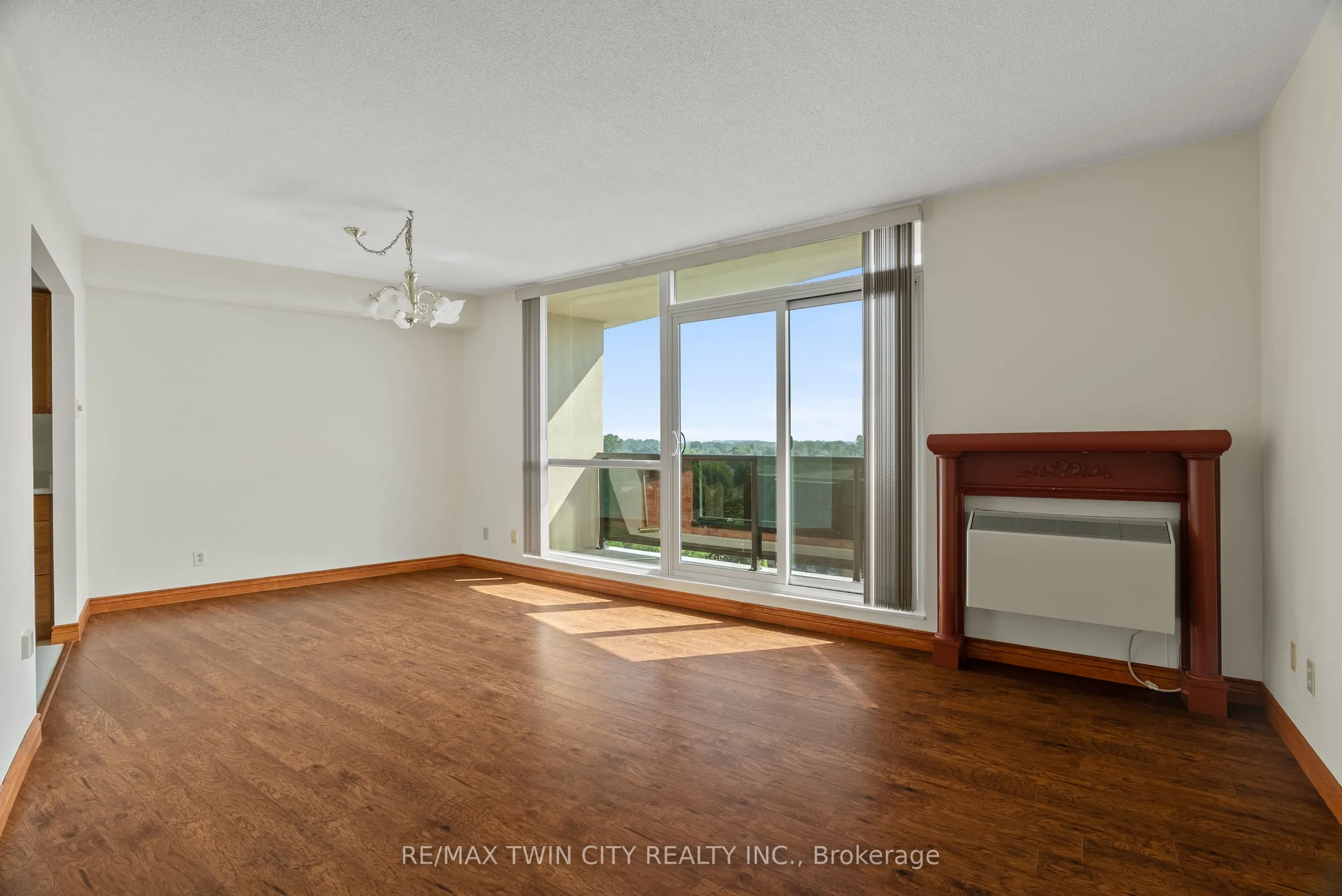 9 Bonheur Court #905