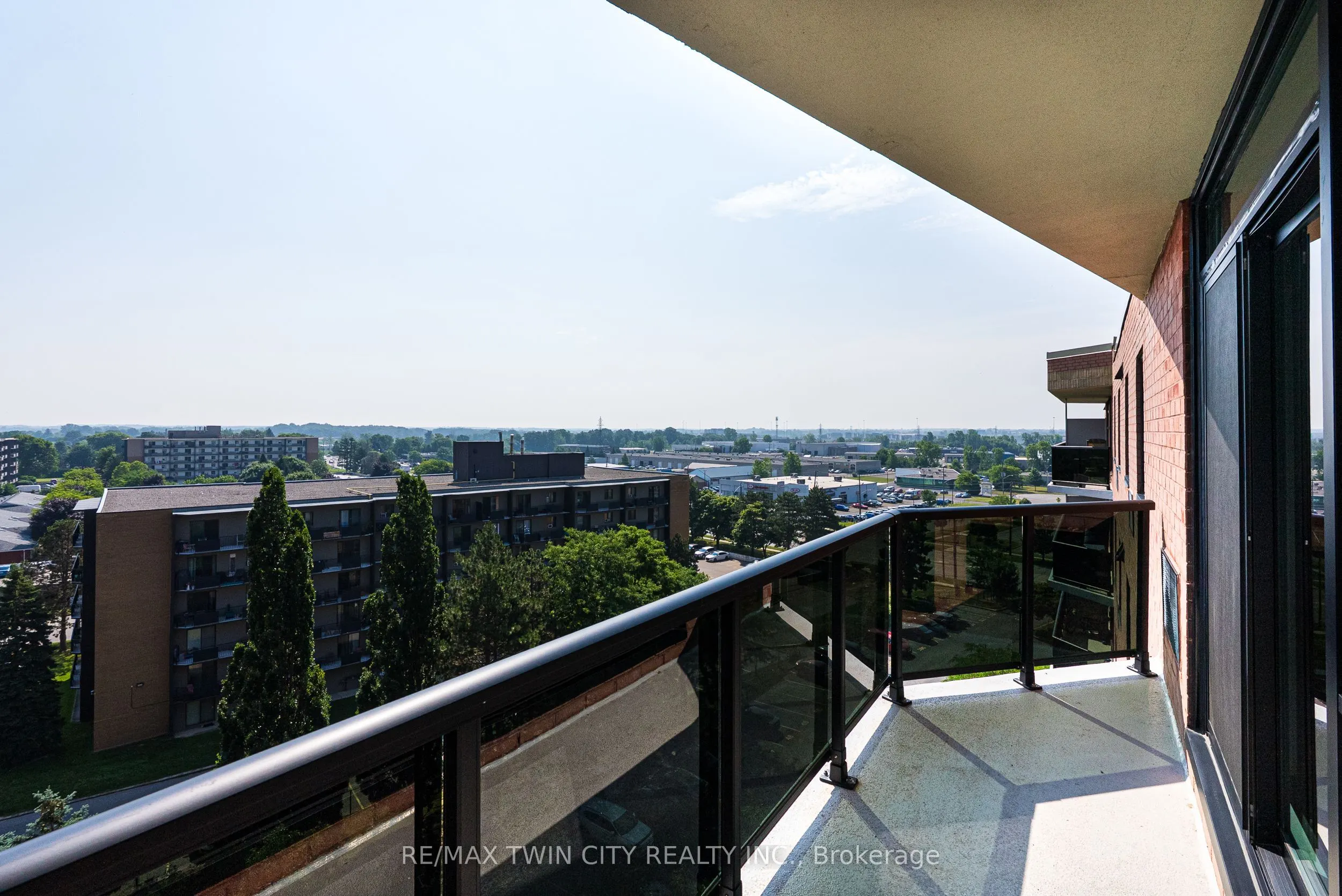 9 Bonheur Court #905