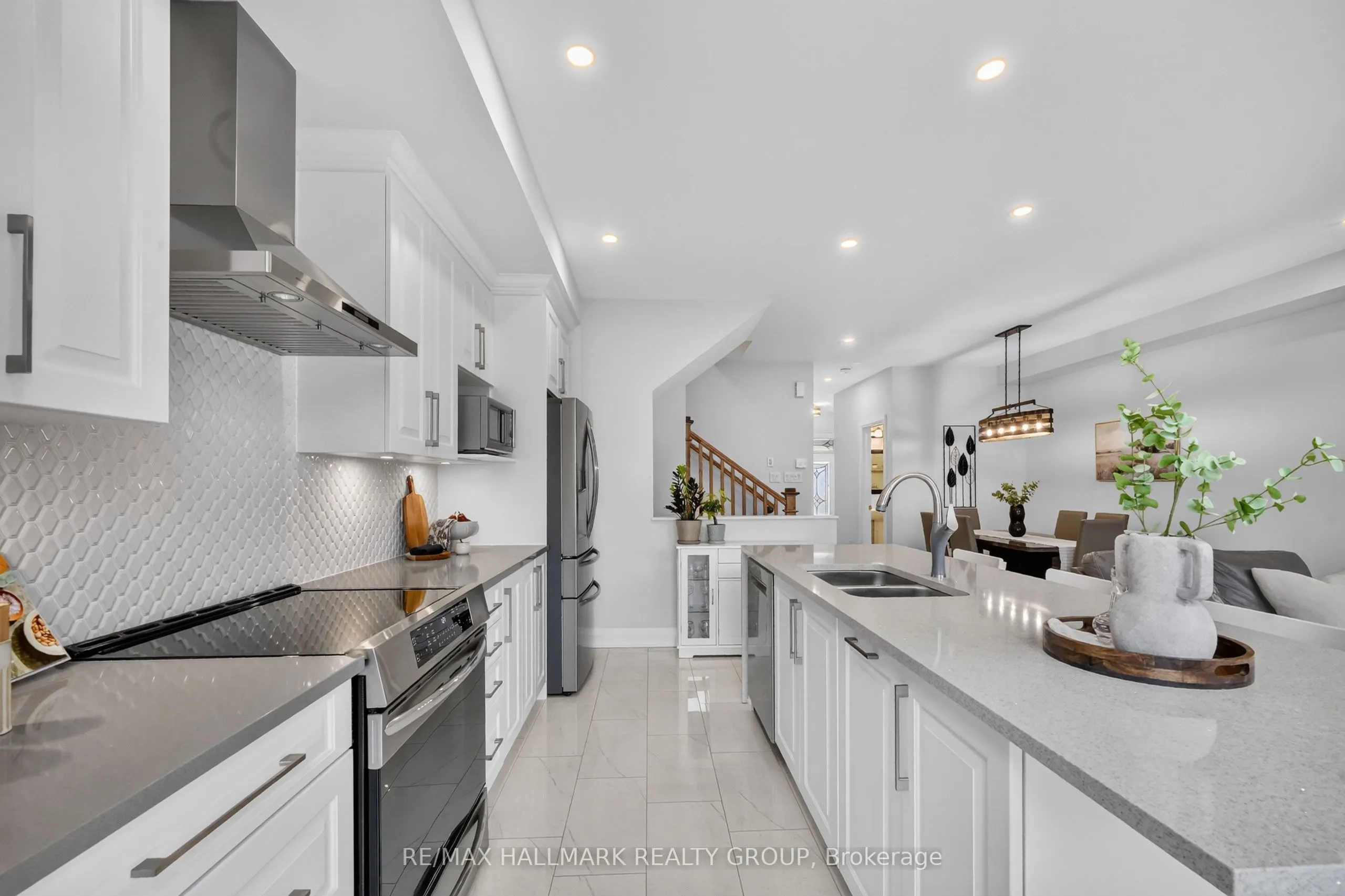 102 Aquarium Avenue