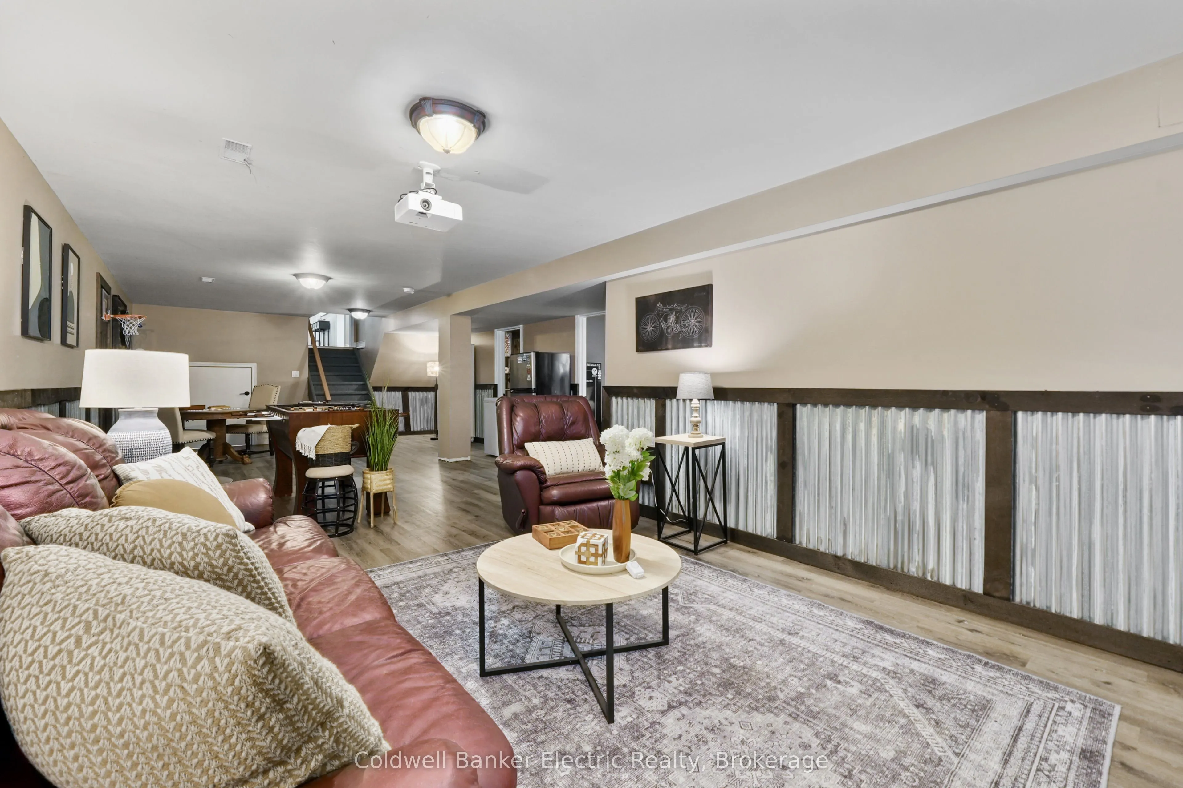 1305 Holden Road