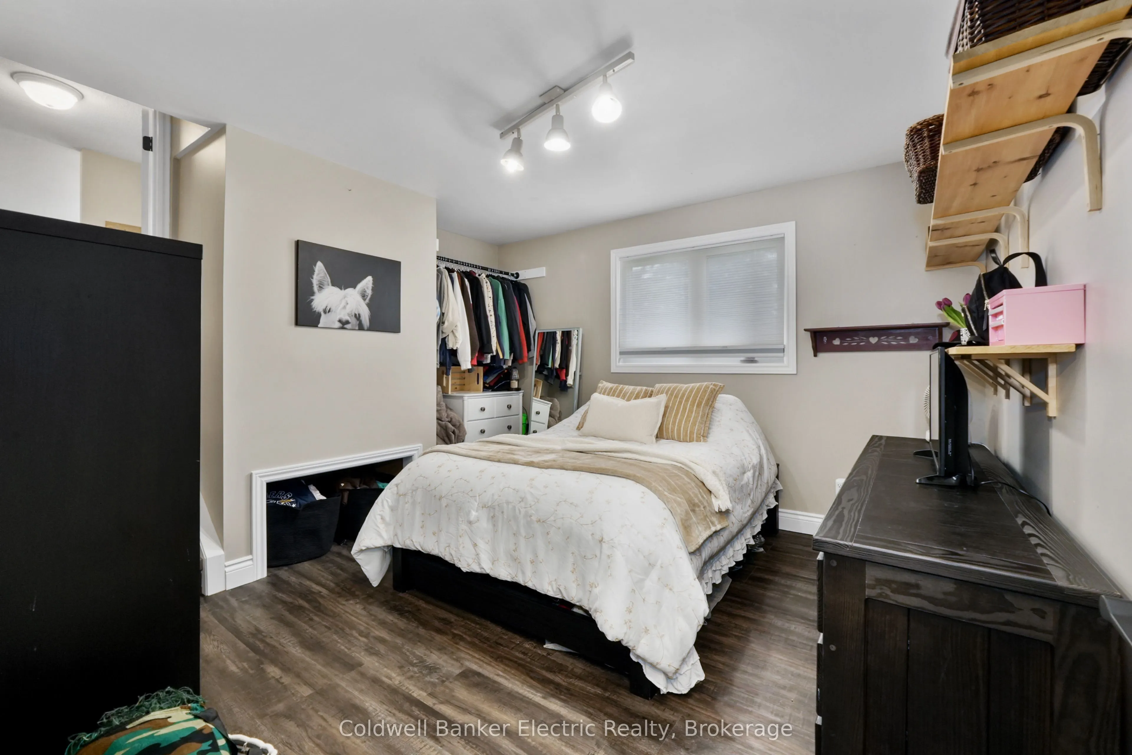 1305 Holden Road