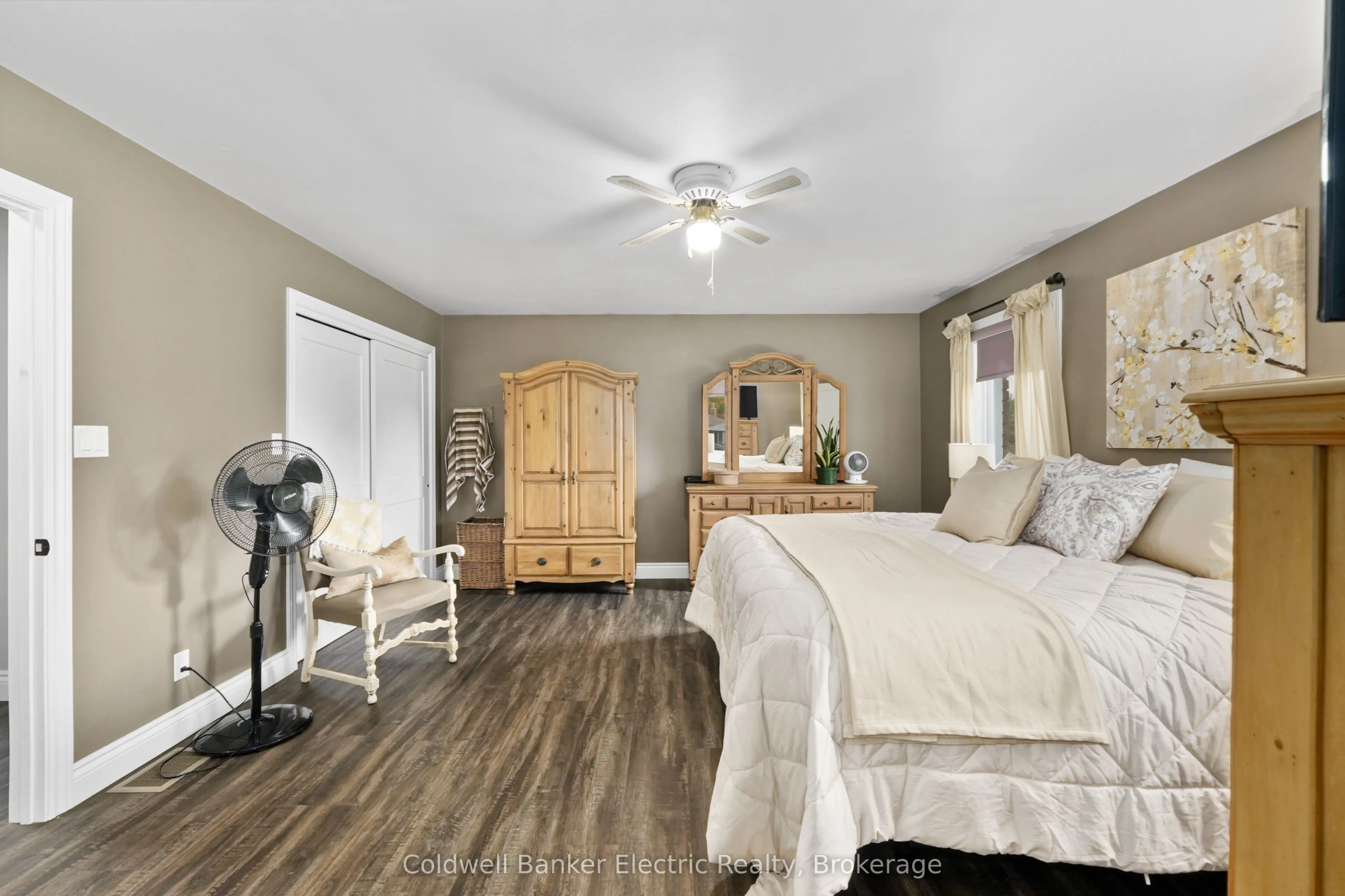 1305 Holden Road